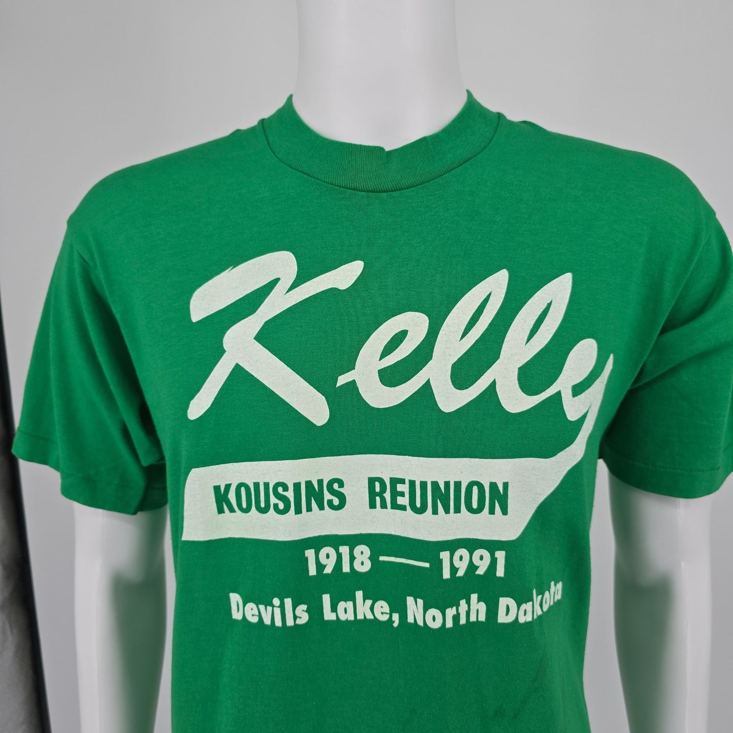 Vintage 1991 Kelly Kousins Reunion T-Shirt Devils Lake North Dakota T-Shirt (M)