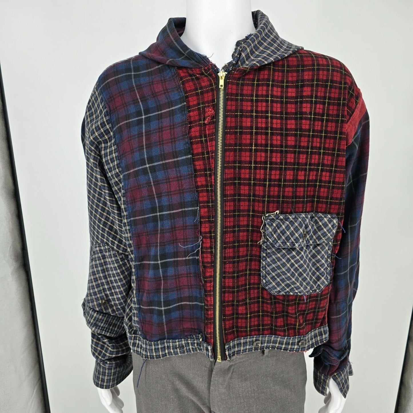 Vintage Thrashed 1990s Badge Patchwork Plaid Hooded Cropped Grunge Jacket (L)