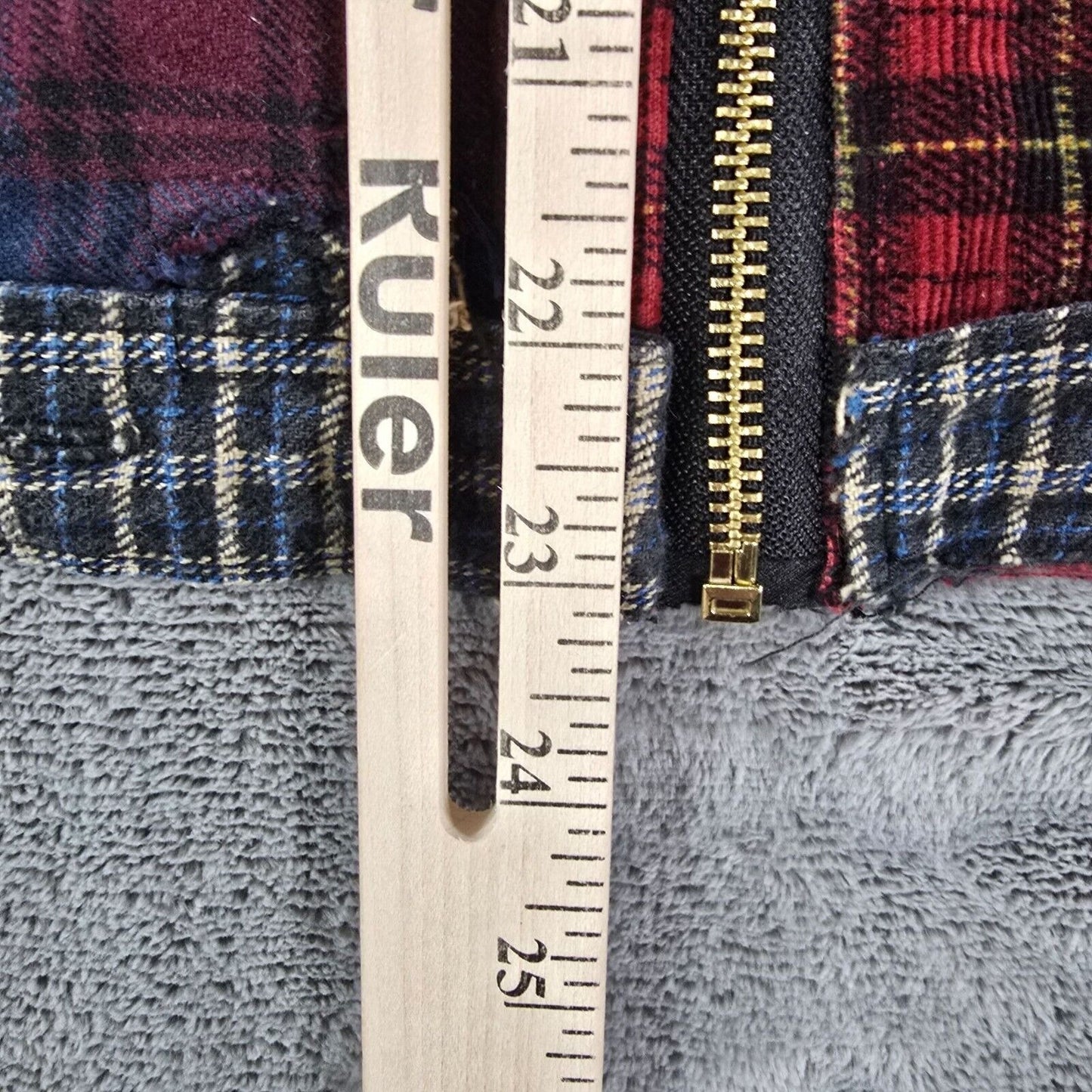 Vintage Thrashed 1990s Badge Patchwork Plaid Hooded Cropped Grunge Jacket (L)