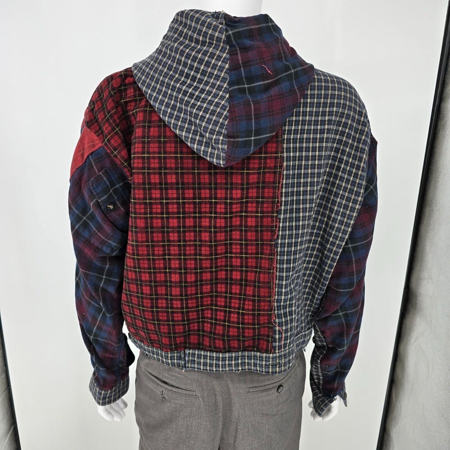 Vintage Thrashed 1990s Badge Patchwork Plaid Hooded Cropped Grunge Jacket (L)