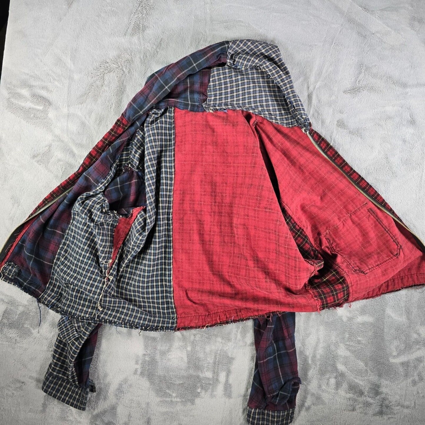 Vintage Thrashed 1990s Badge Patchwork Plaid Hooded Cropped Grunge Jacket (L)