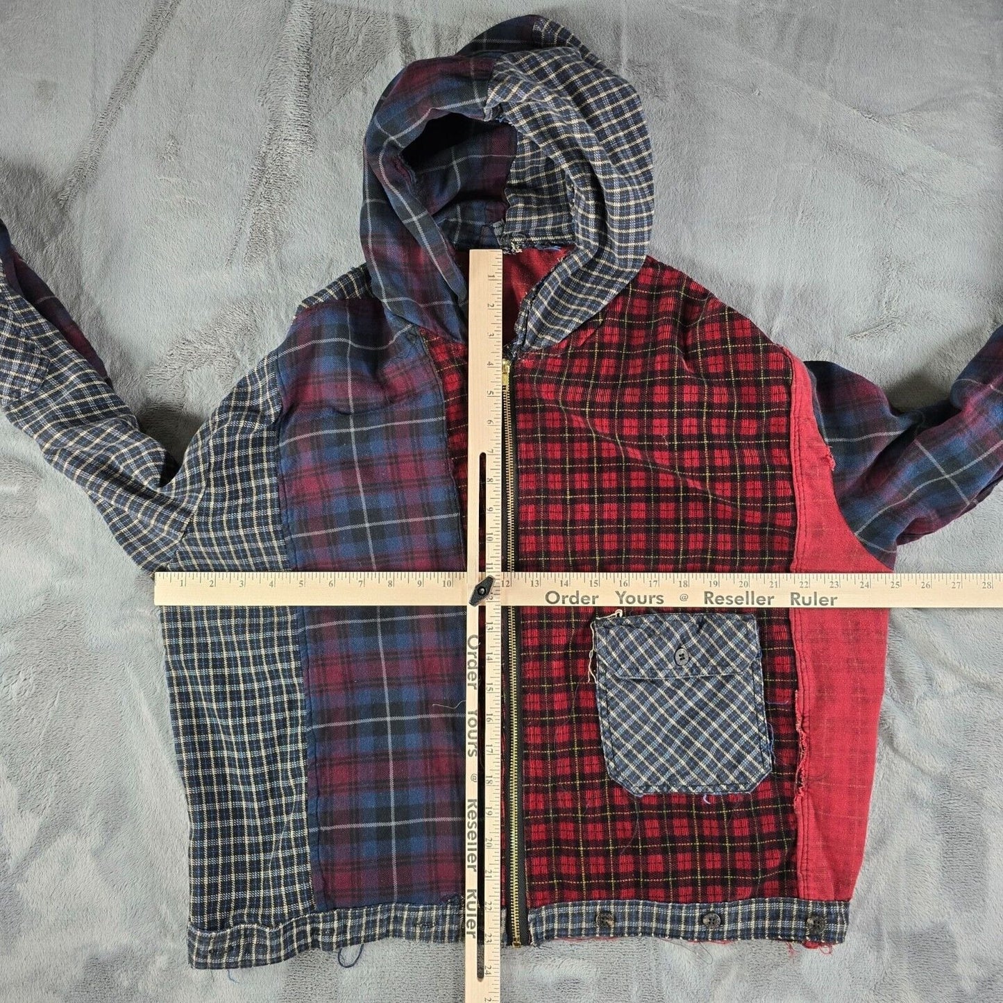 Vintage Thrashed 1990s Badge Patchwork Plaid Hooded Cropped Grunge Jacket (L)