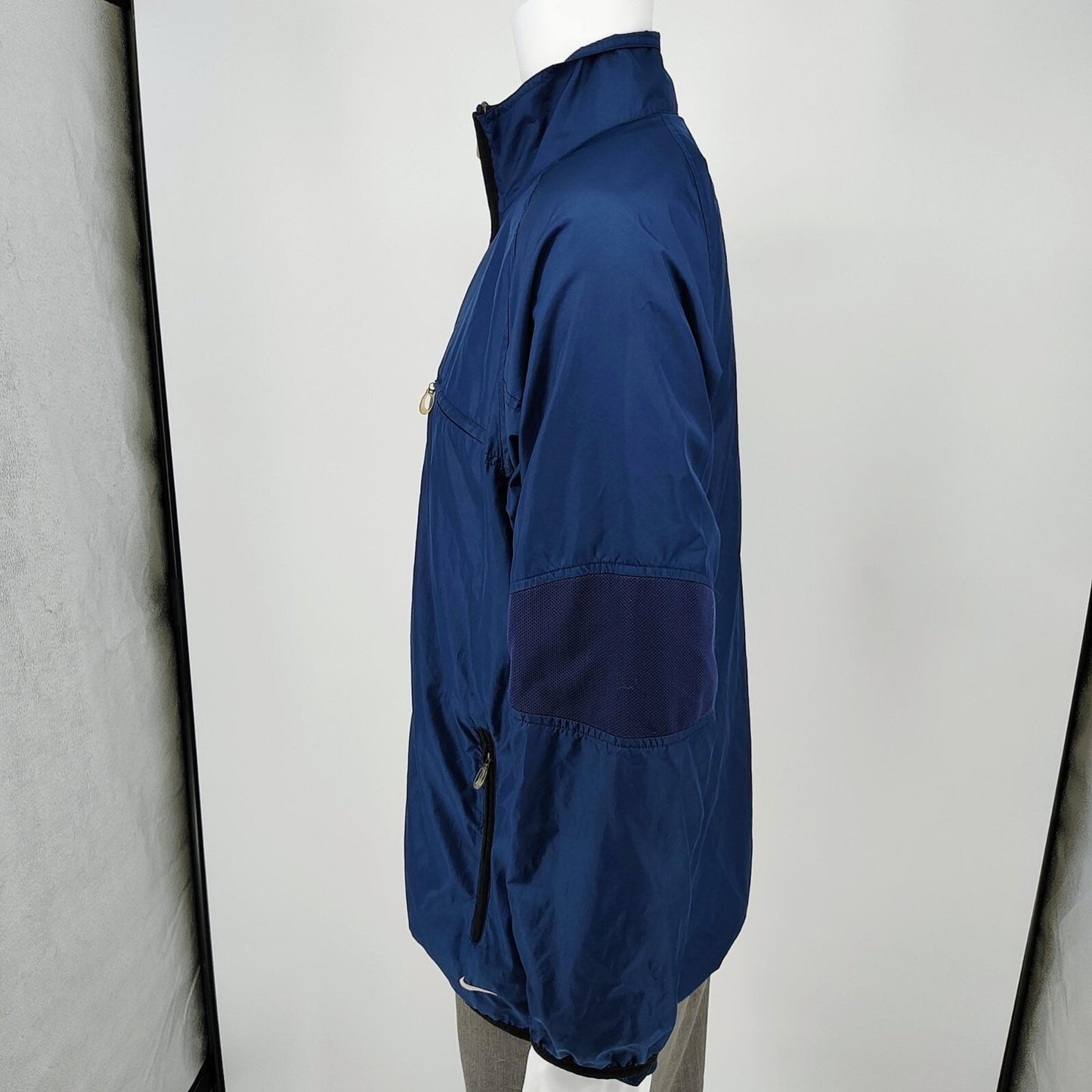 Nike Mens Blue Mesh-Lined Full-Zip Three Pocket Windbreaker Jacket (Medium)