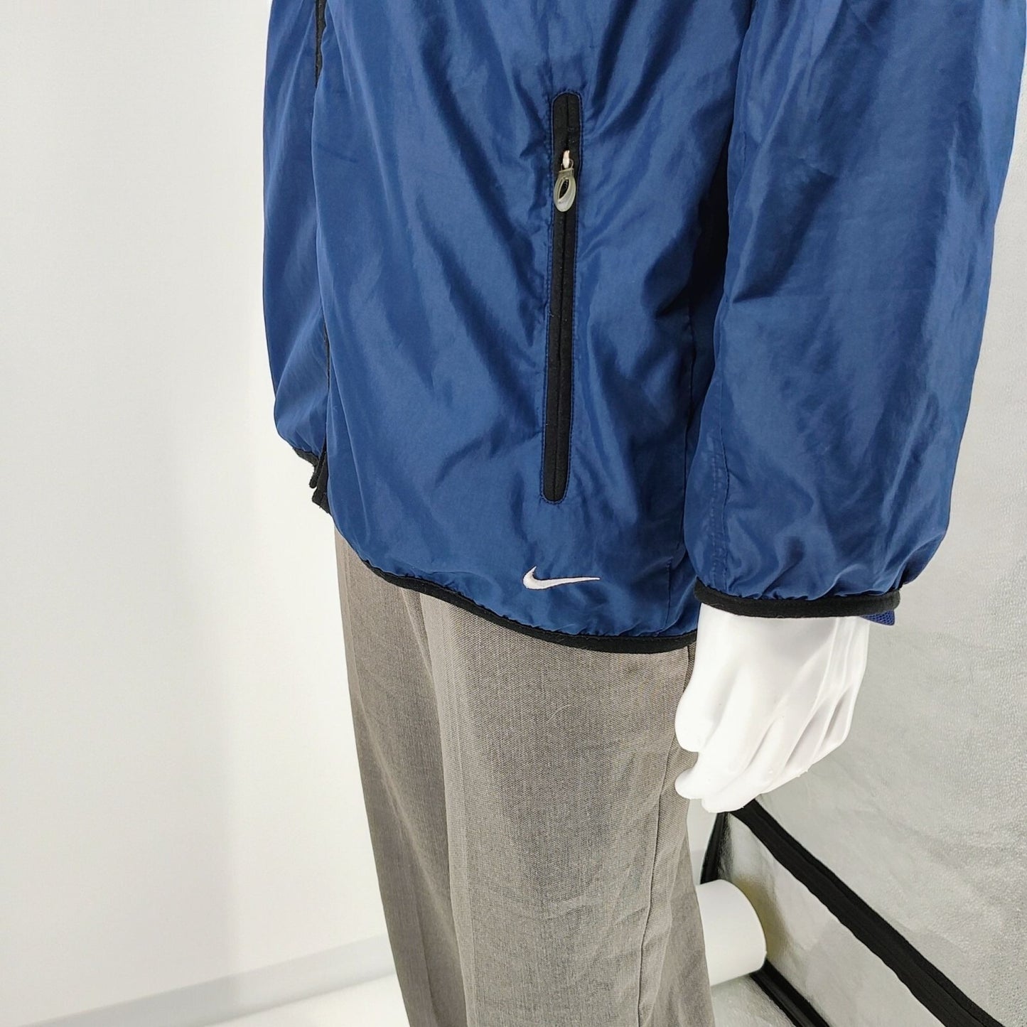 Nike Mens Blue Mesh-Lined Full-Zip Three Pocket Windbreaker Jacket (Medium)