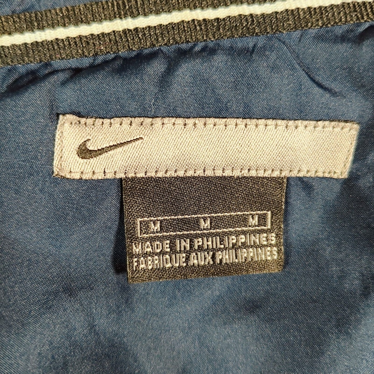Nike Mens Blue Mesh-Lined Full-Zip Three Pocket Windbreaker Jacket (Medium)