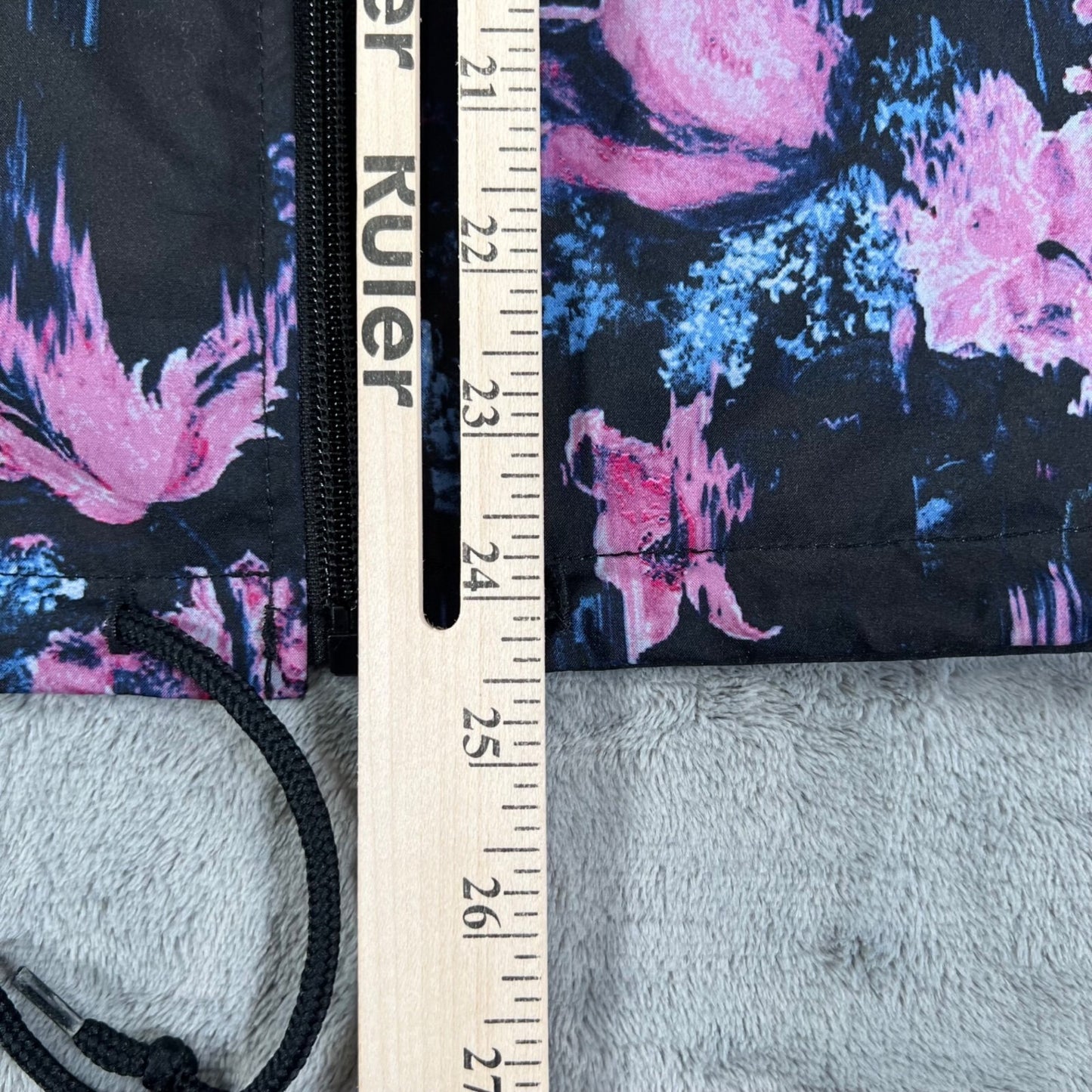 Vans Women's Mercy Black and Floral Reversible Hooded Jacket (Medium)