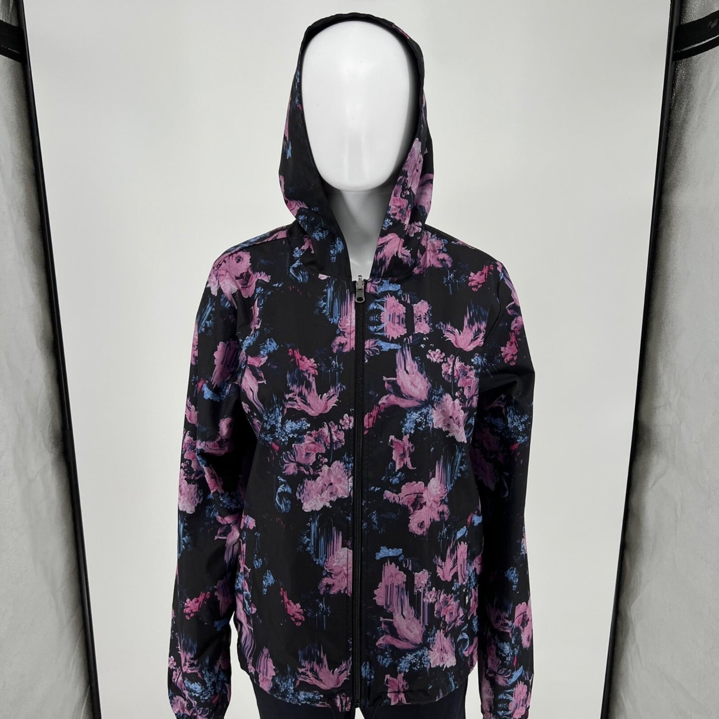 Vans Women's Mercy Black and Floral Reversible Hooded Jacket (Medium)