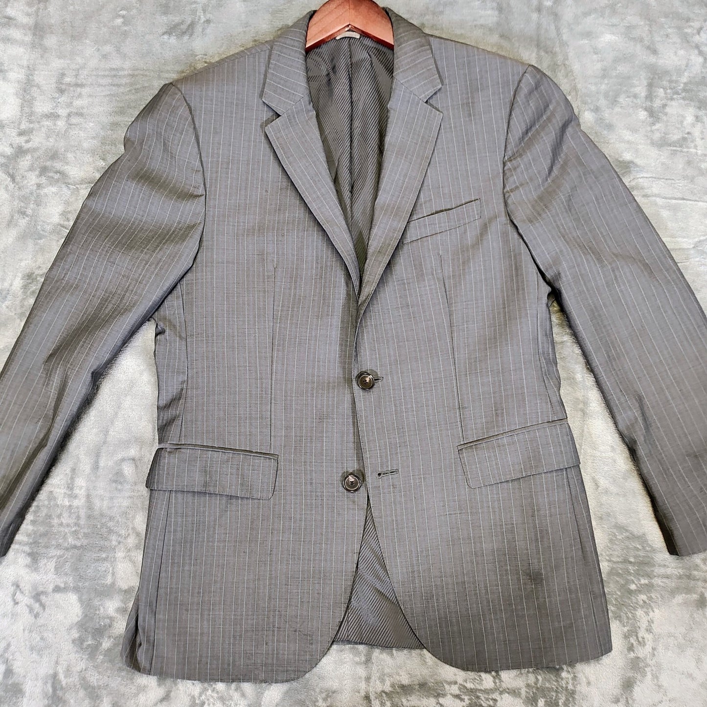 Boss Hugo Boss The James4/Sharp6 Gray with Blue Chalk Stripes Suit Jacket (38R)