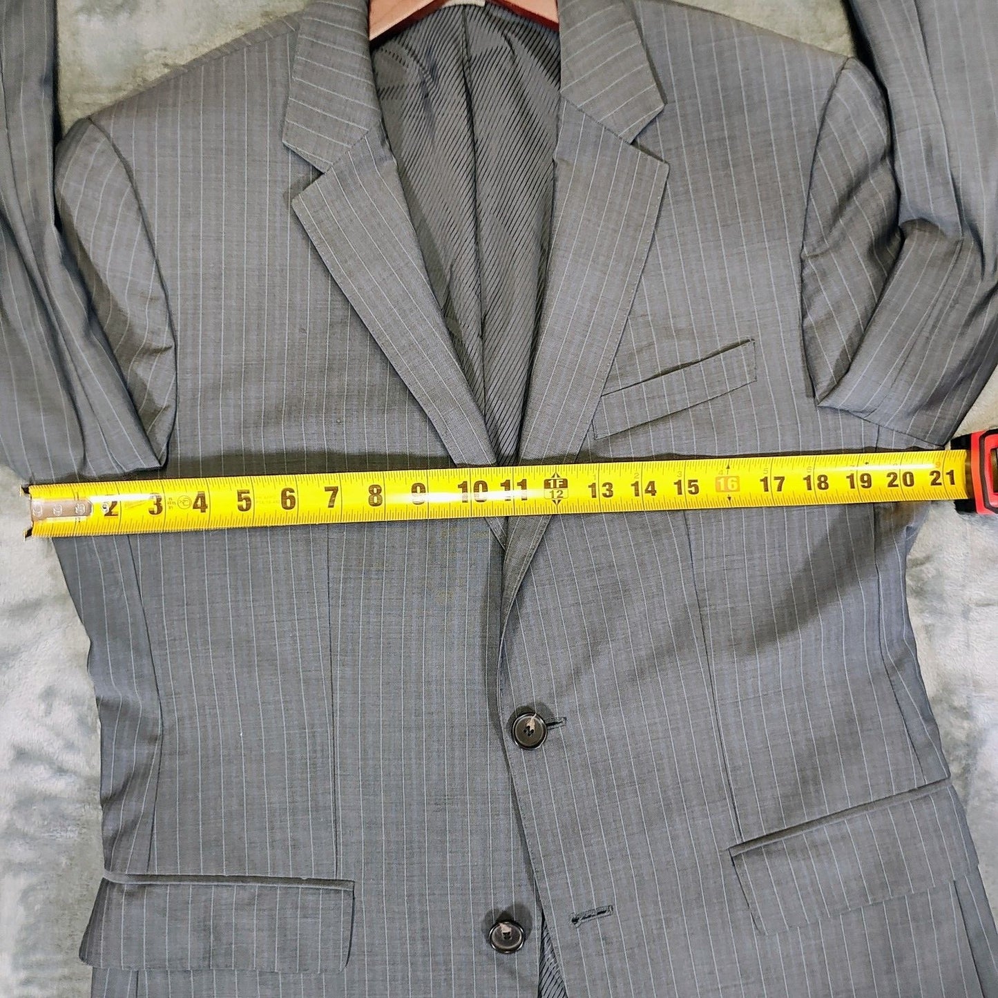 Boss Hugo Boss The James4/Sharp6 Gray with Blue Chalk Stripes Suit Jacket (38R)