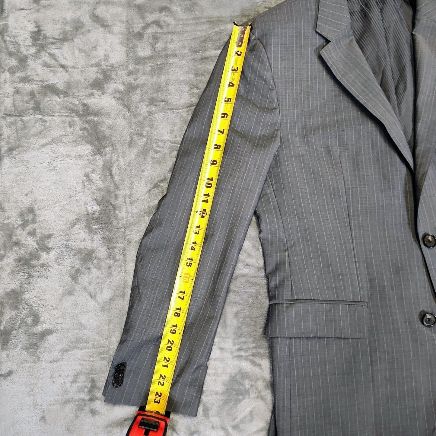 Boss Hugo Boss The James4/Sharp6 Gray with Blue Chalk Stripes Suit Jacket (38R)