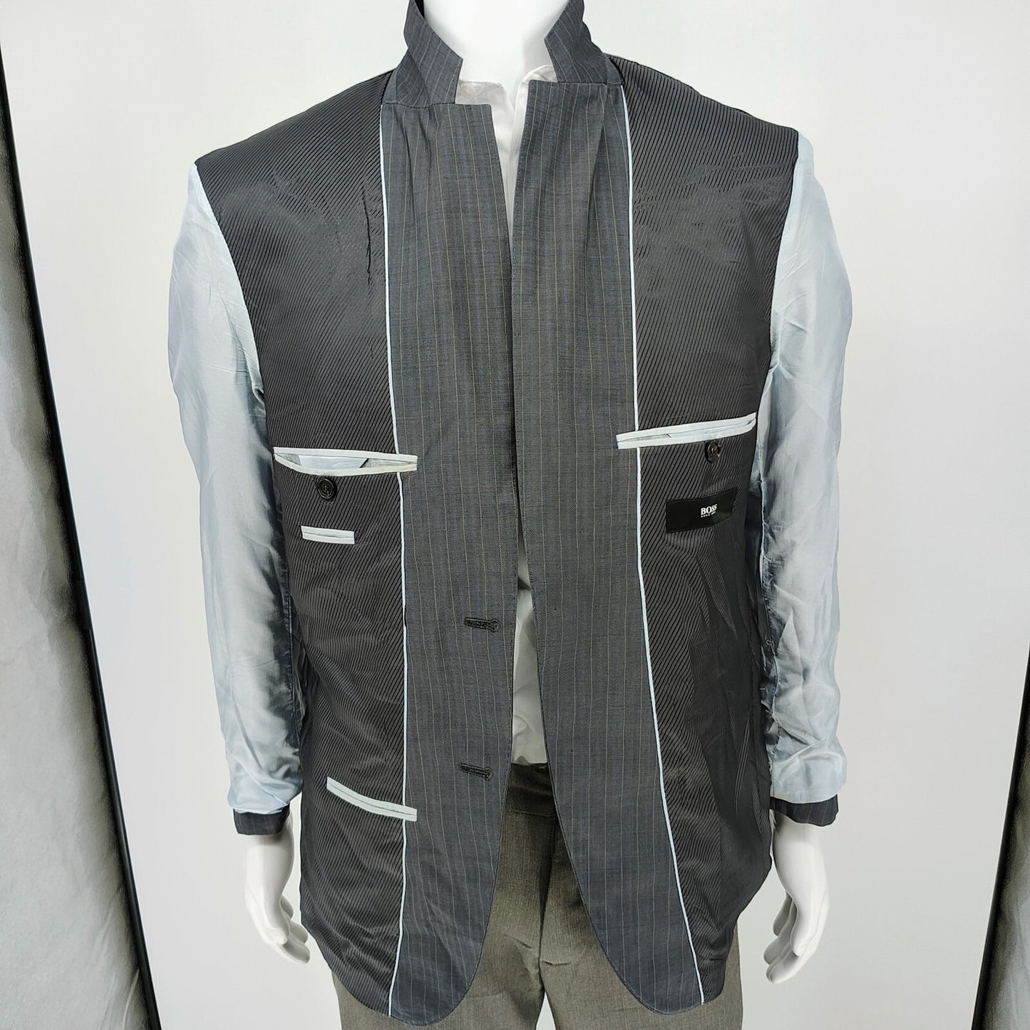 Boss Hugo Boss The James4/Sharp6 Gray with Blue Chalk Stripes Suit Jacket (38R)
