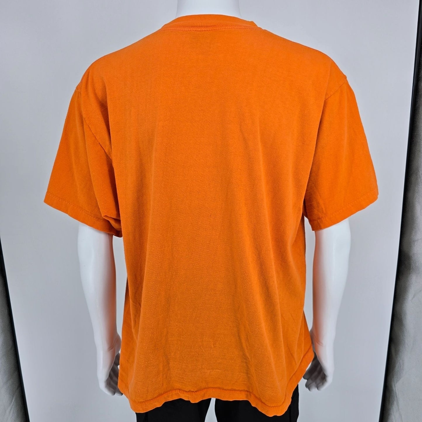 Vintage 1990s Orange Scarecrow & Pumpkin Fall/Halloween Pocket T-Shirt (XL/XXL)