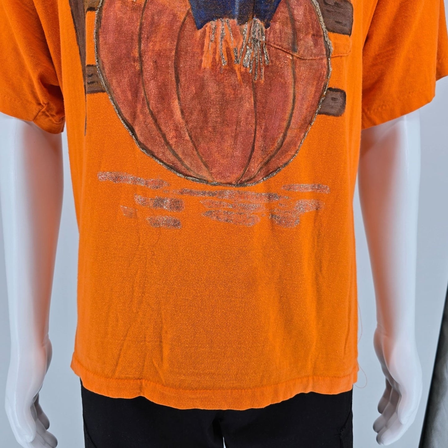 Vintage 1990s Orange Scarecrow & Pumpkin Fall/Halloween Pocket T-Shirt (XL/XXL)