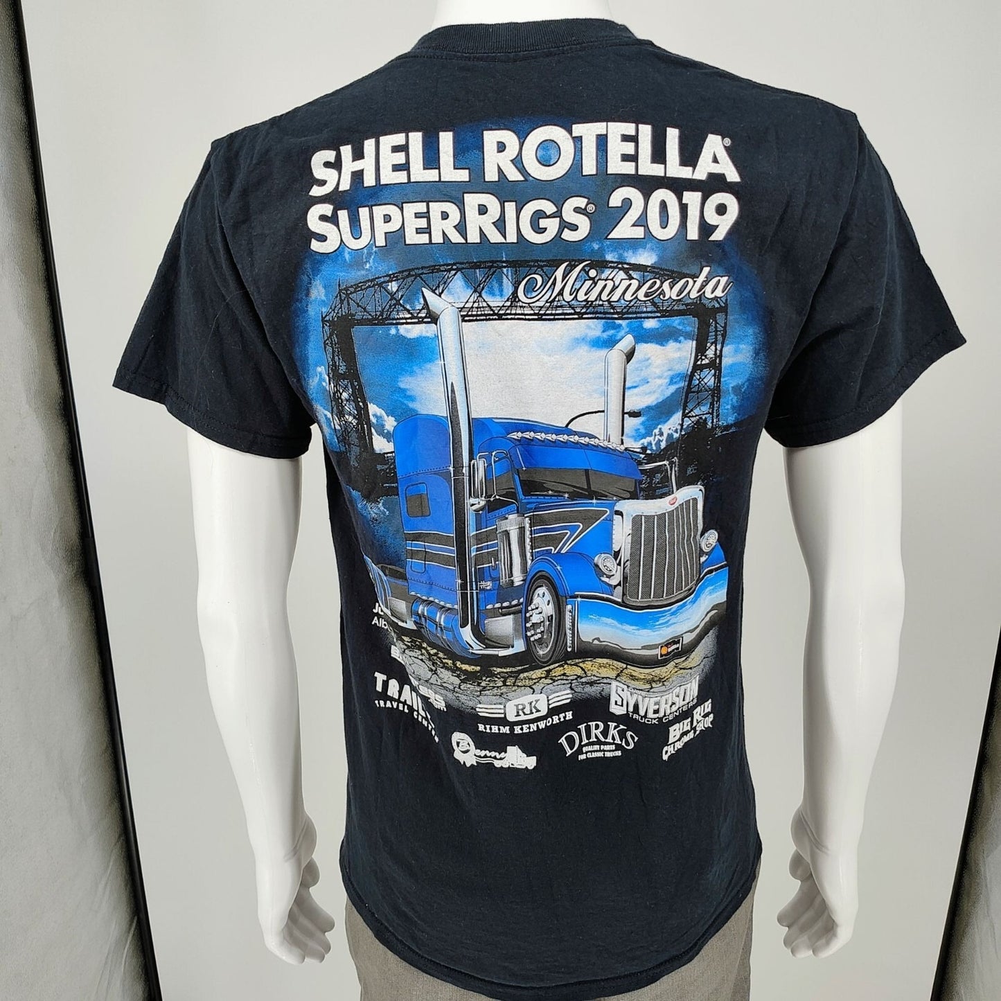 Gildan Shell Rotella SuperRigs 2019 Minnesota Black Graphic T-Shirt (M)