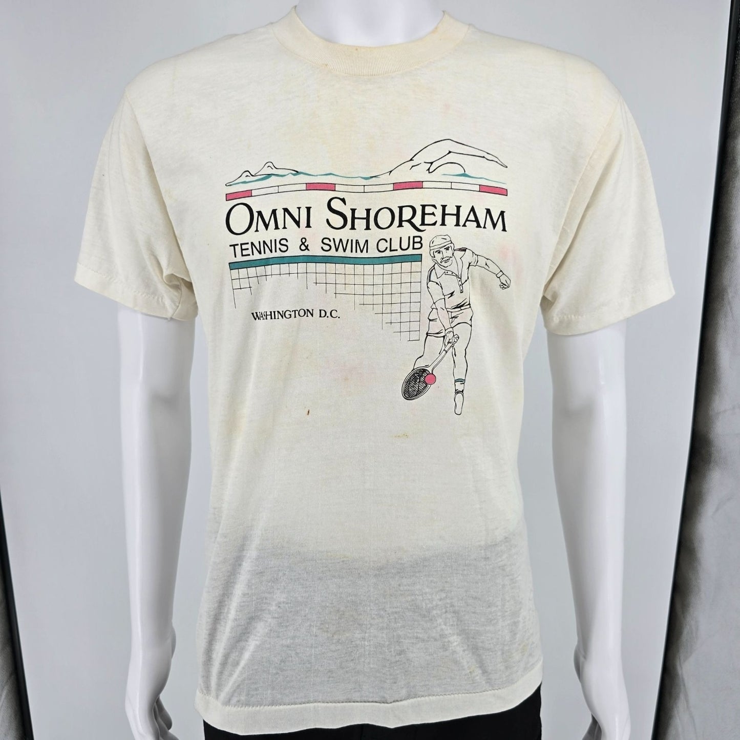 Vintage 1980s Omni Shoreham Tennis & Swim Club Washington D.C. T-Shirt (M/L)