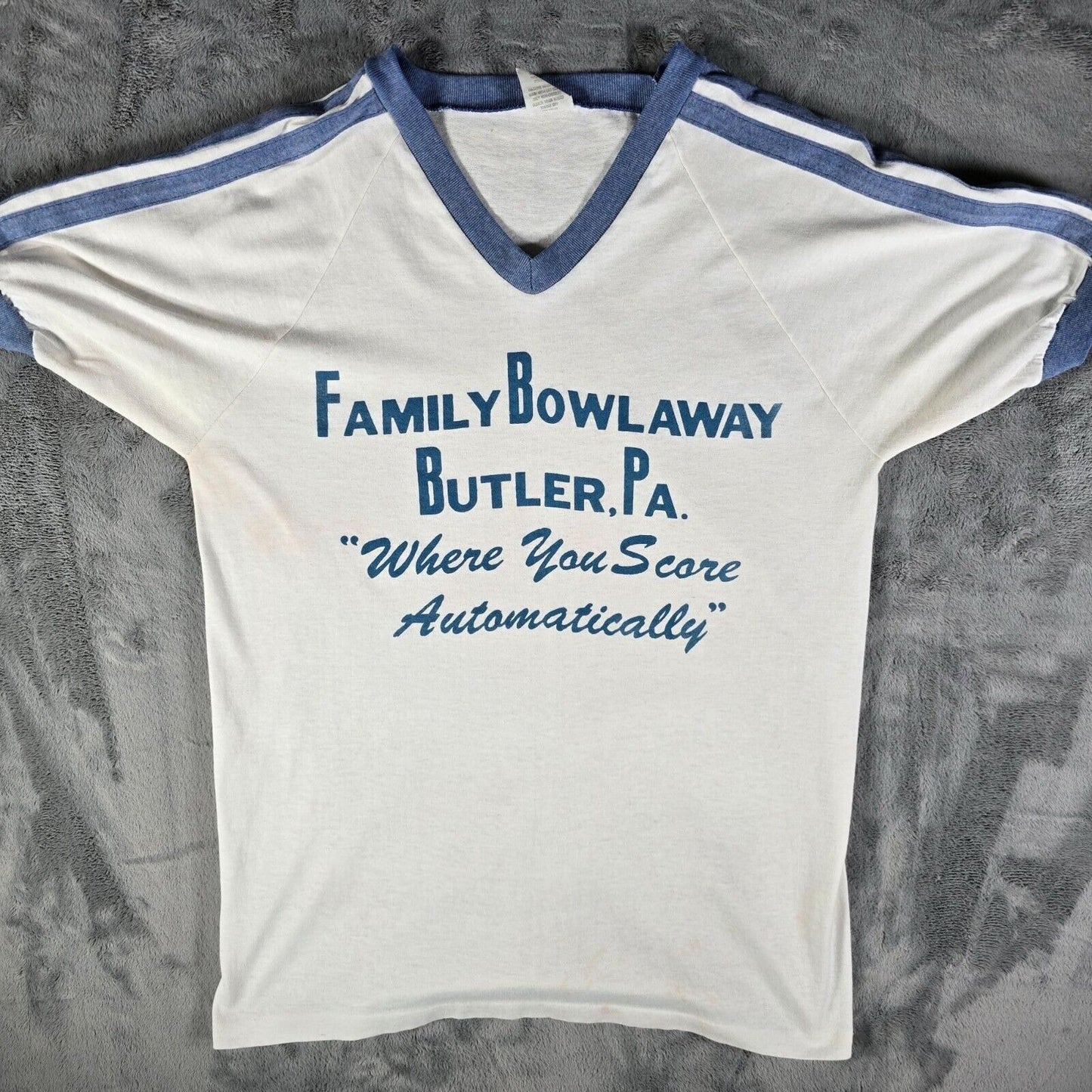 Vintage 1980s Bantam Family Bowlaway Butler, PA. Jersey-Style Bowing T-Shirt (M)