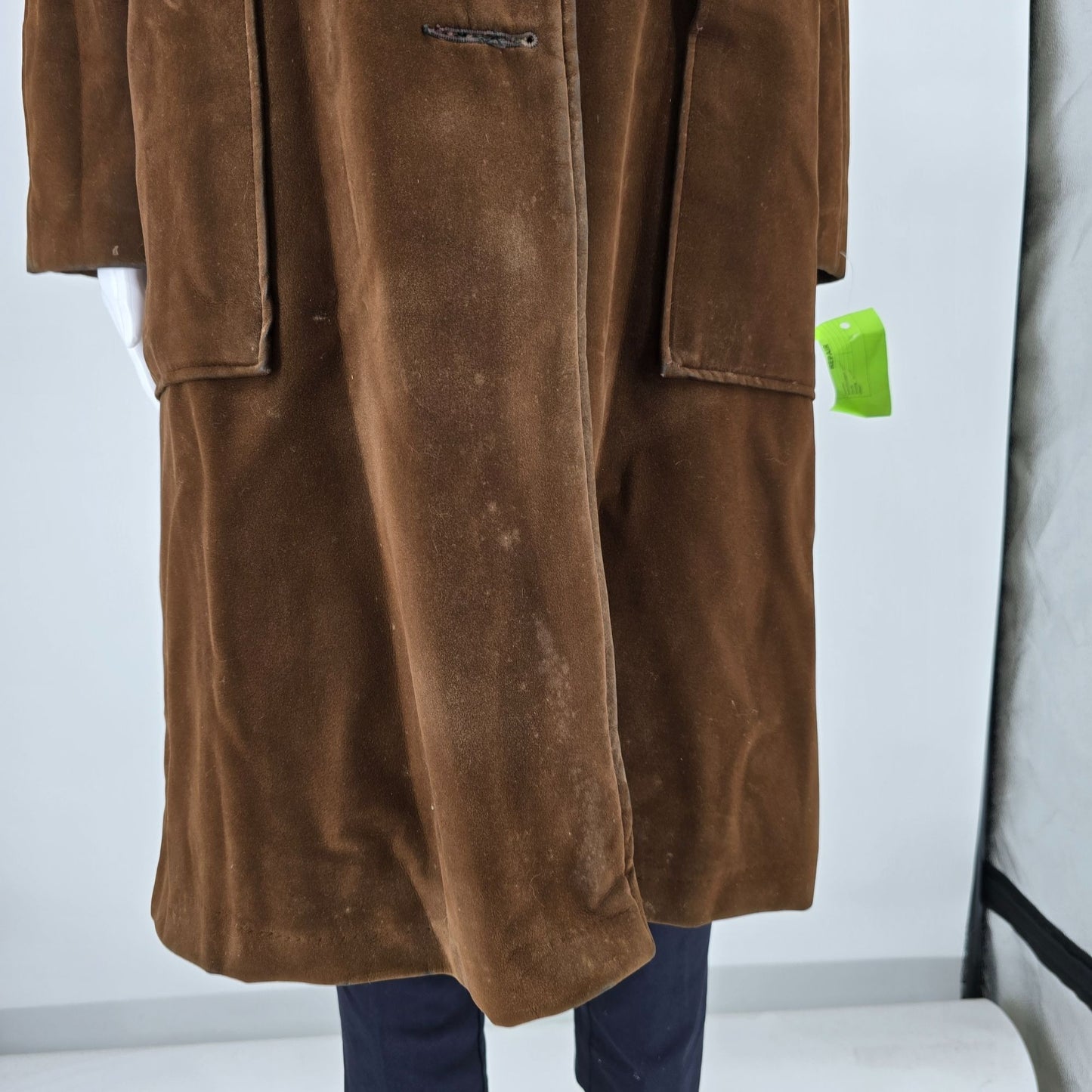 Vintage 1960s Brown Velveteen Coat w/ Leopard Print Faux Fur Lining (L) *Fair