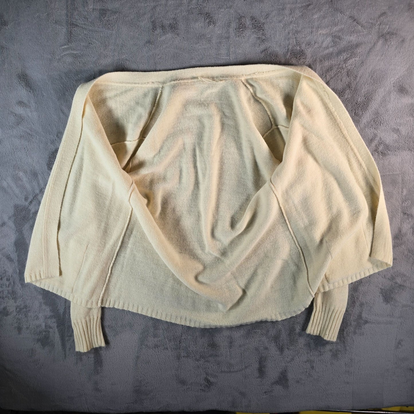 Vintage 1970s Unbranded Cream Knit Open-Front Belted Cardigan Sweater (L)