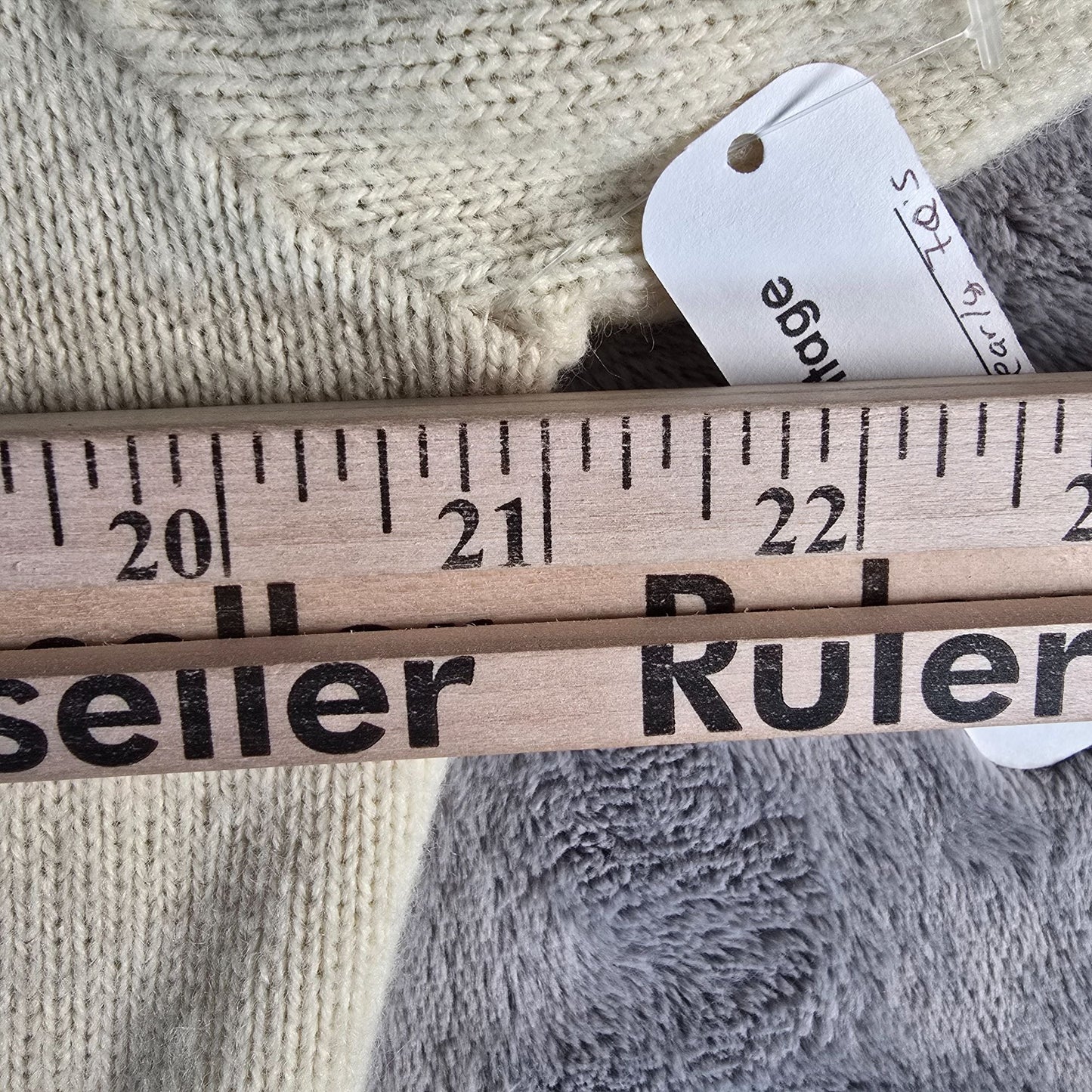 Vintage 1970s Unbranded Cream Knit Open-Front Belted Cardigan Sweater (L)