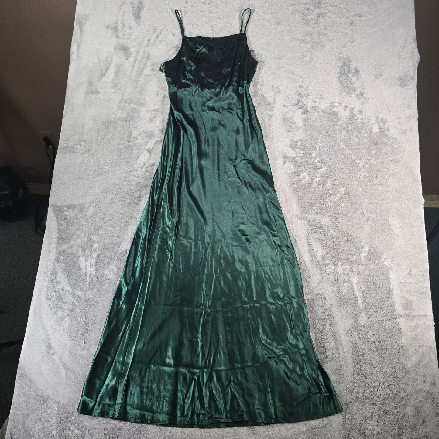 Vintage 1990s Maurices Green Satin Flocked Rose Whimsigoth Prom Dress (0/XS)