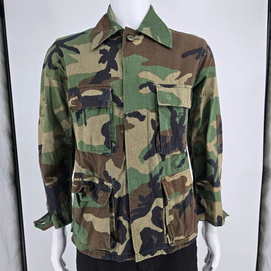 Vintage 1982 U.S. Army Woodland BDU Camouflage Combat Jacket (Small Short)