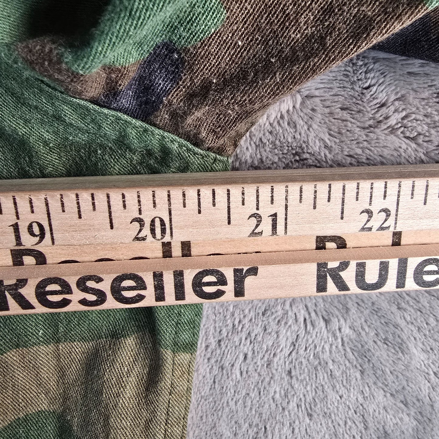 Vintage 1982 U.S. Army Woodland BDU Camouflage Combat Jacket (Small Short)