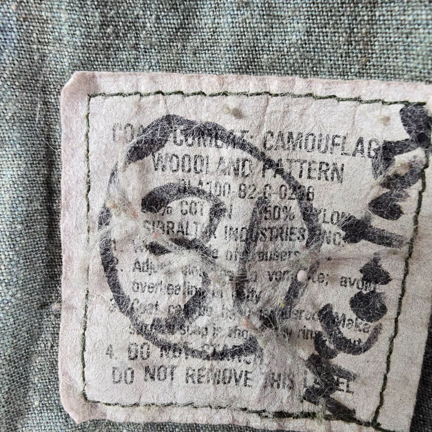 Vintage 1982 U.S. Army Woodland BDU Camouflage Combat Jacket (Small Short)