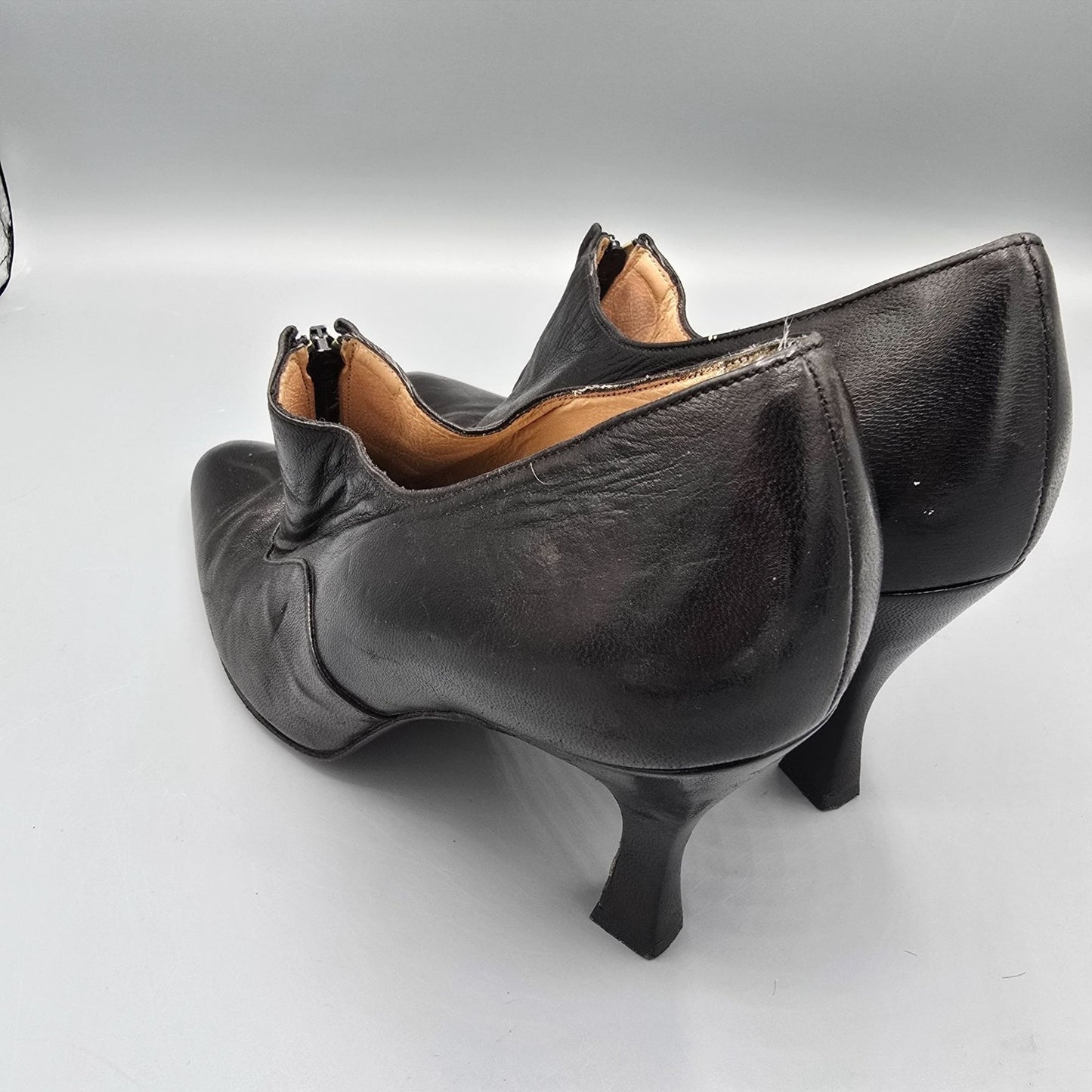Vintage 1980s Maud Frizon Paris Black Leather Zip-Front Ankle Pumps (7.5B)