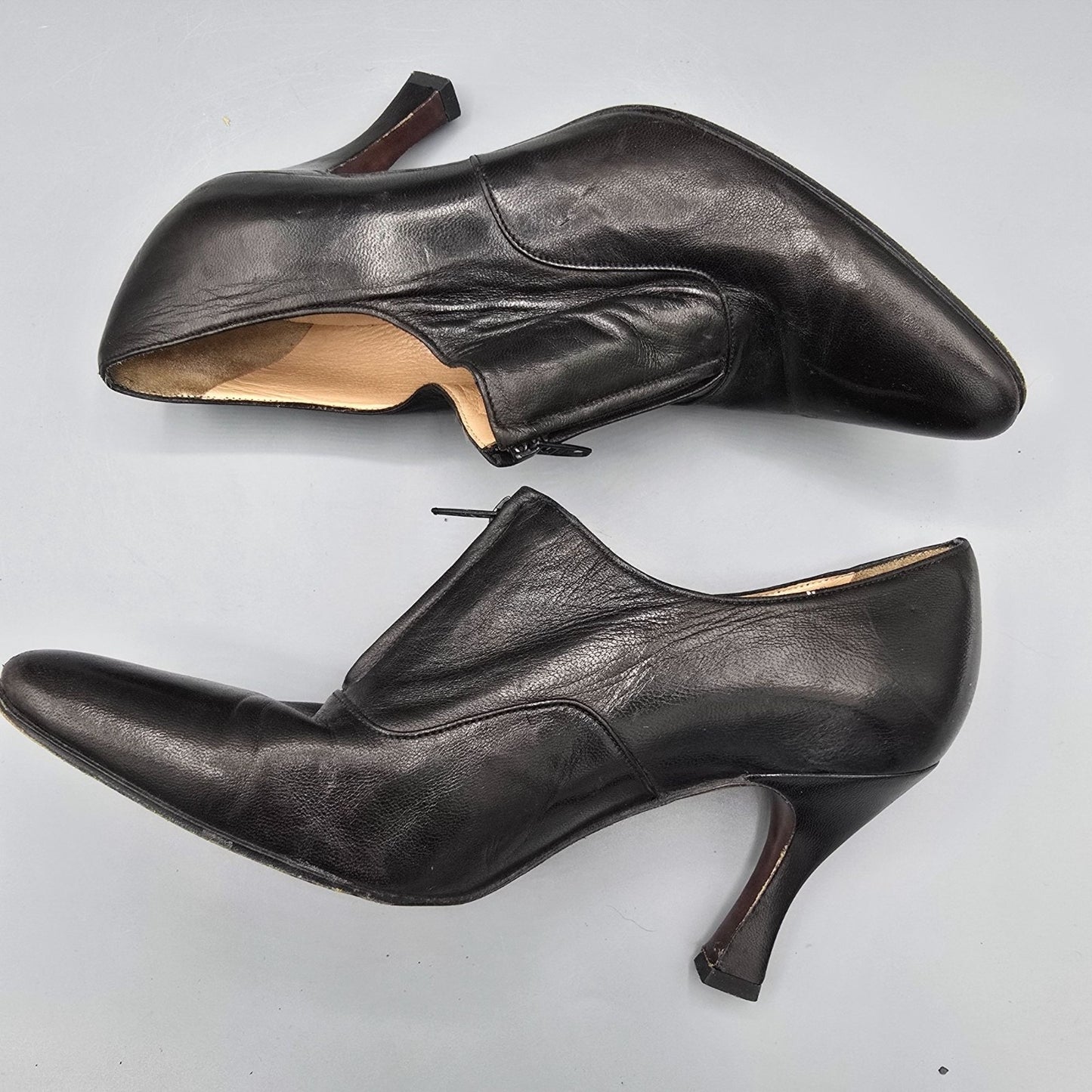 Vintage 1980s Maud Frizon Paris Black Leather Zip-Front Ankle Pumps (7.5B)