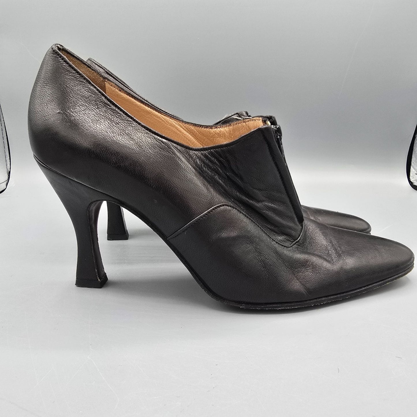 Vintage 1980s Maud Frizon Paris Black Leather Zip-Front Ankle Pumps (7.5B)