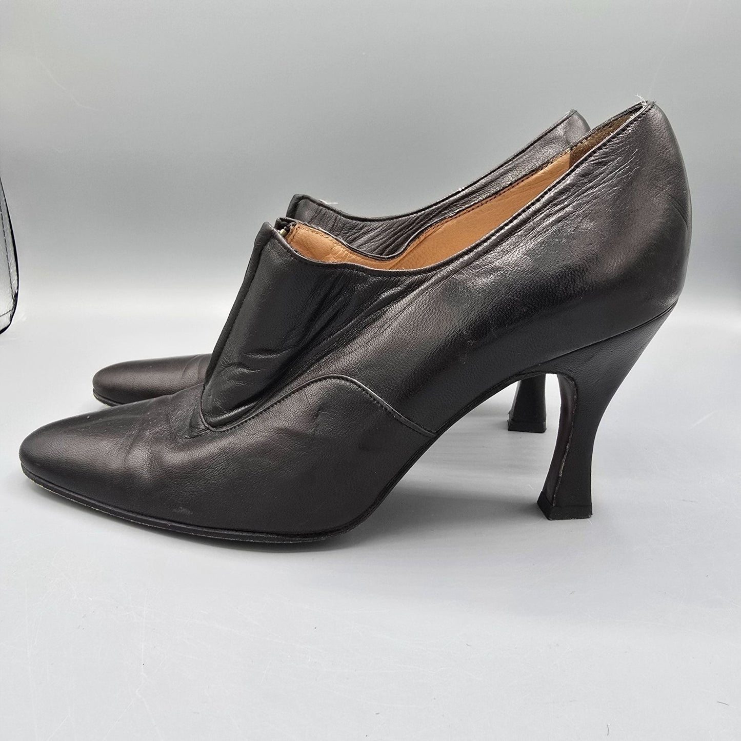 Vintage 1980s Maud Frizon Paris Black Leather Zip-Front Ankle Pumps (7.5B)
