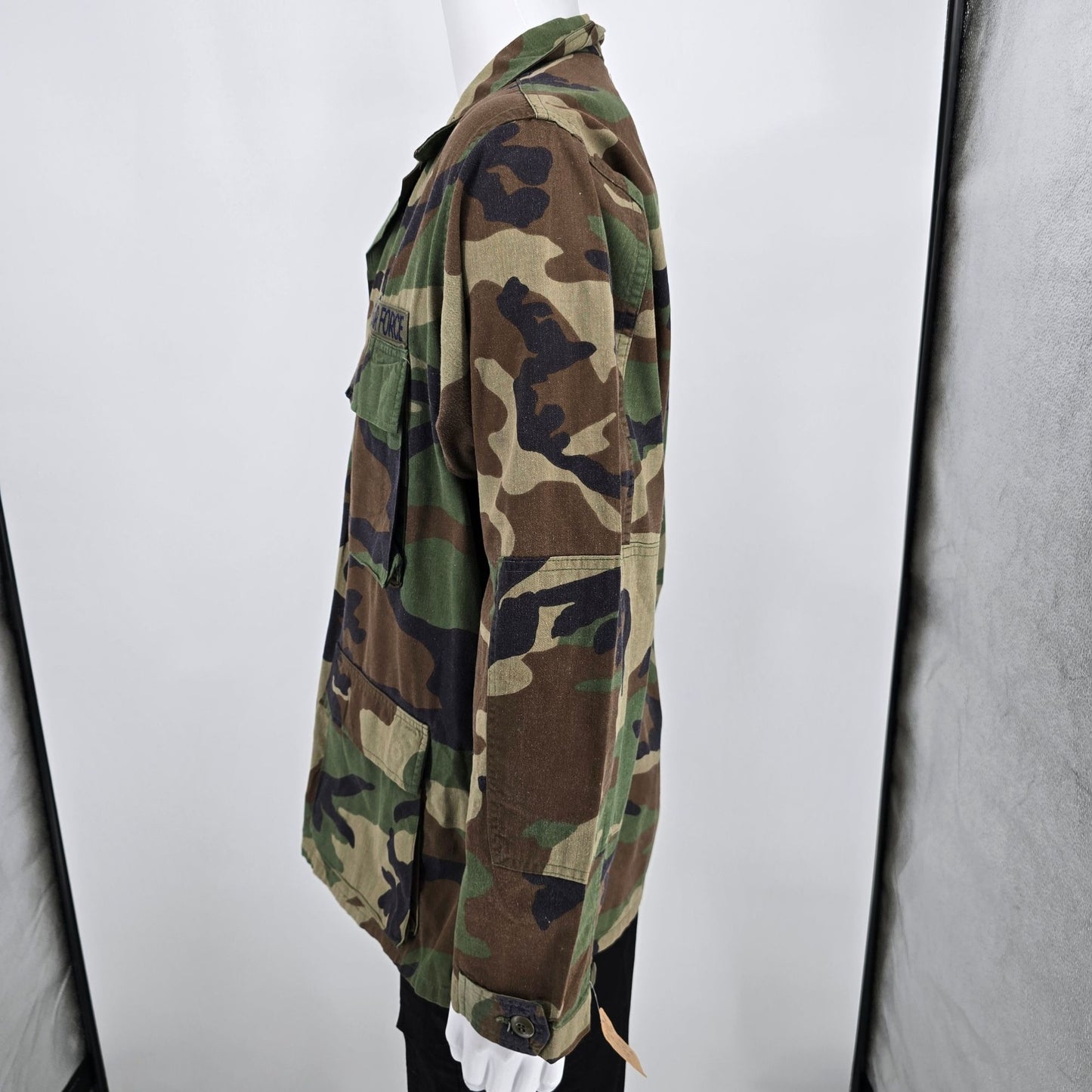 Vintage 1986 U.S. Air Forces in Europe BDU Woodland Camo Pattern Combat Coat (M)