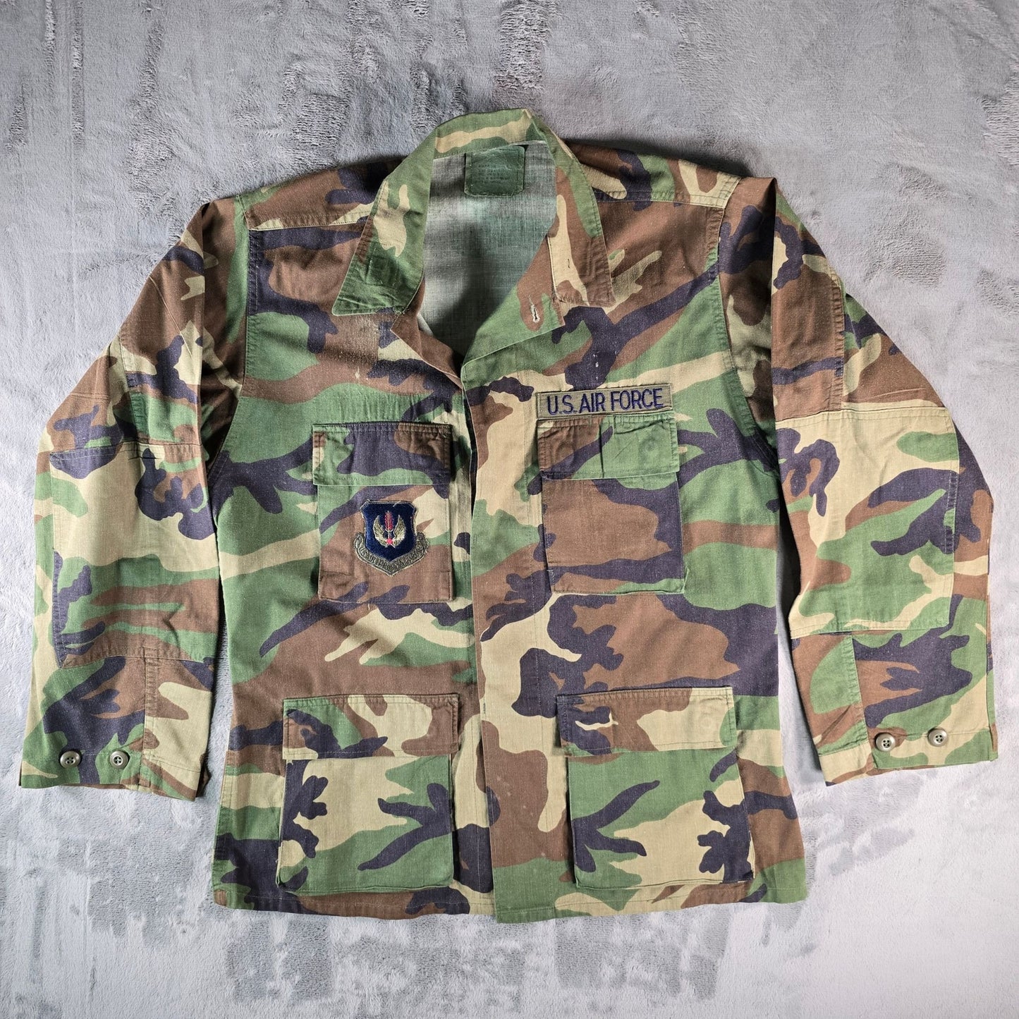 Vintage 1986 U.S. Air Forces in Europe BDU Woodland Camo Pattern Combat Coat (M)