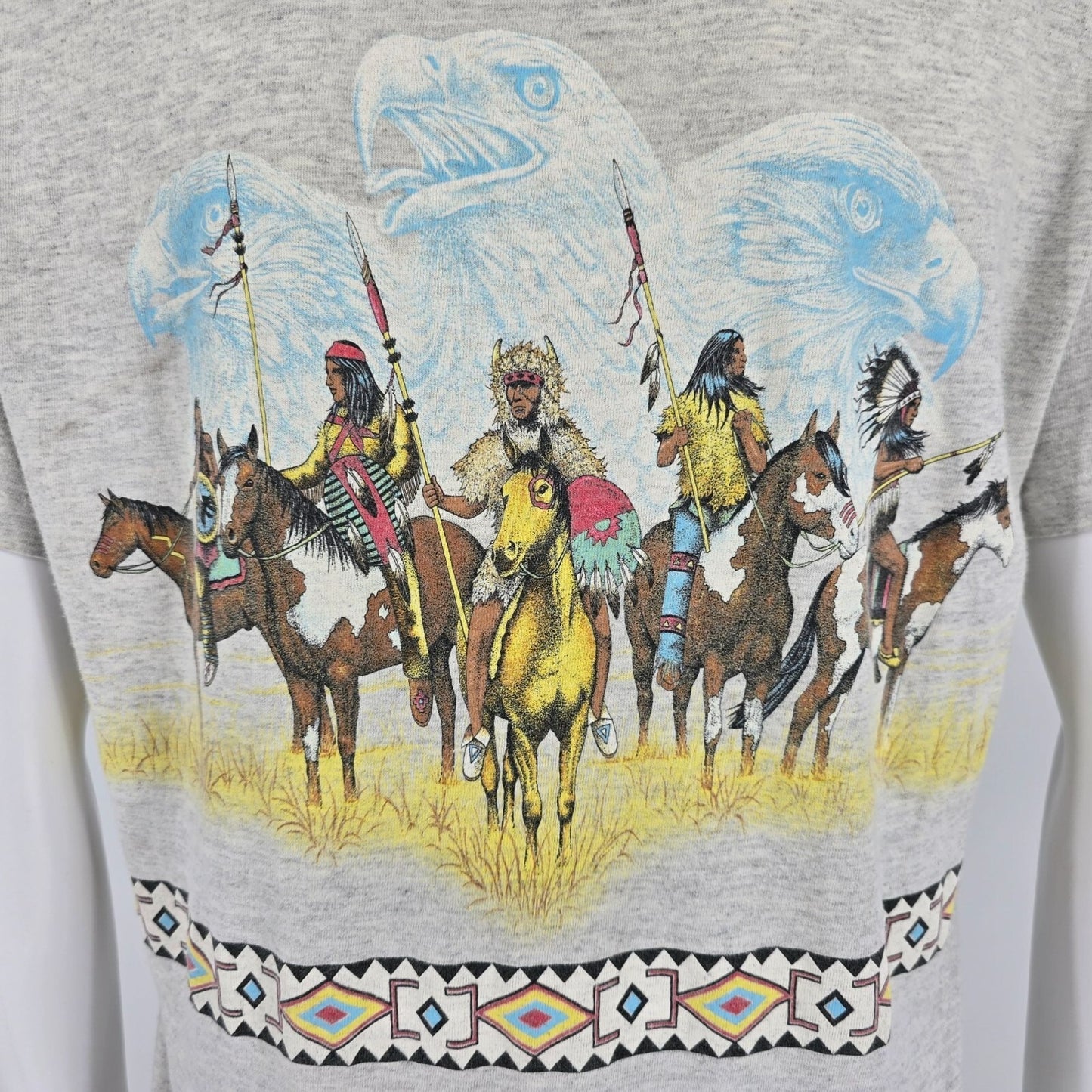 Distressed Vintage 1990s Habitat Native American Spirit Eagle Gray T-Shirt (L)