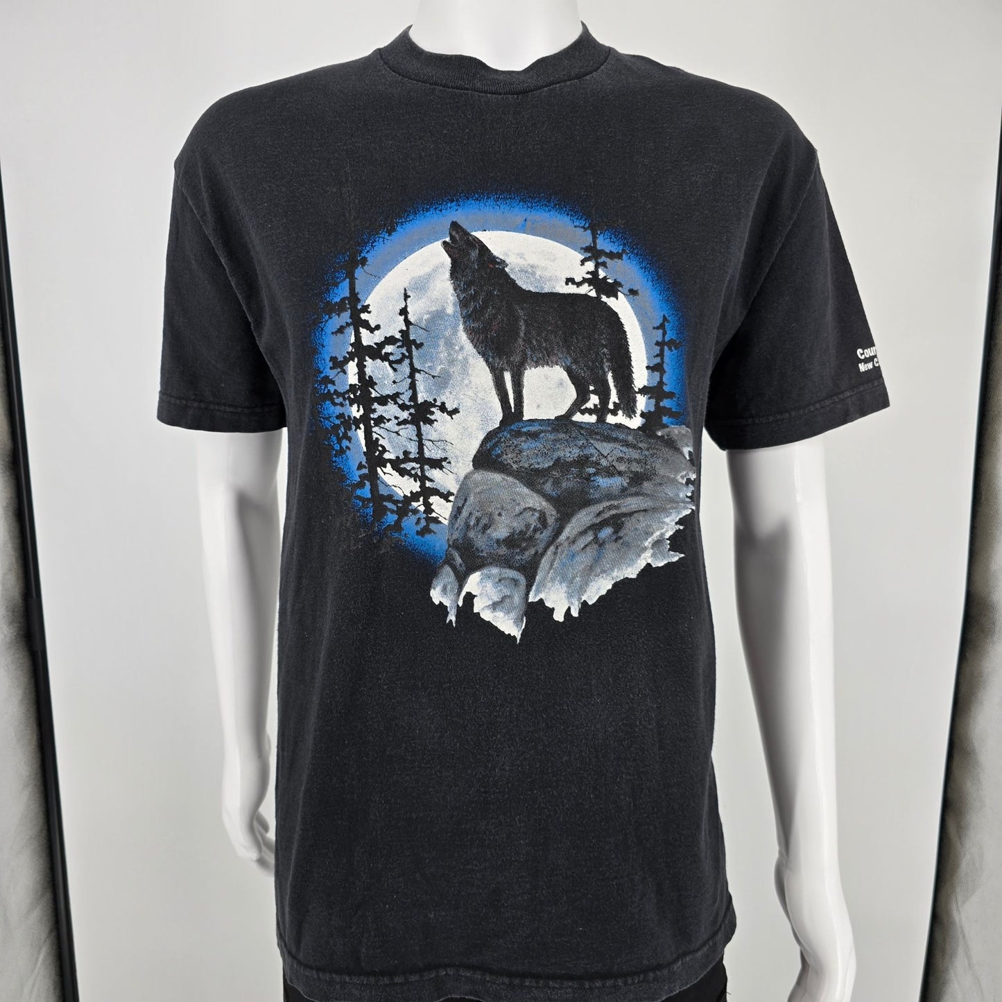 Vintage Y2K Leanin' Tree Country Trails New Castle, IN Wolf Moon T-Shirt (M/L)
