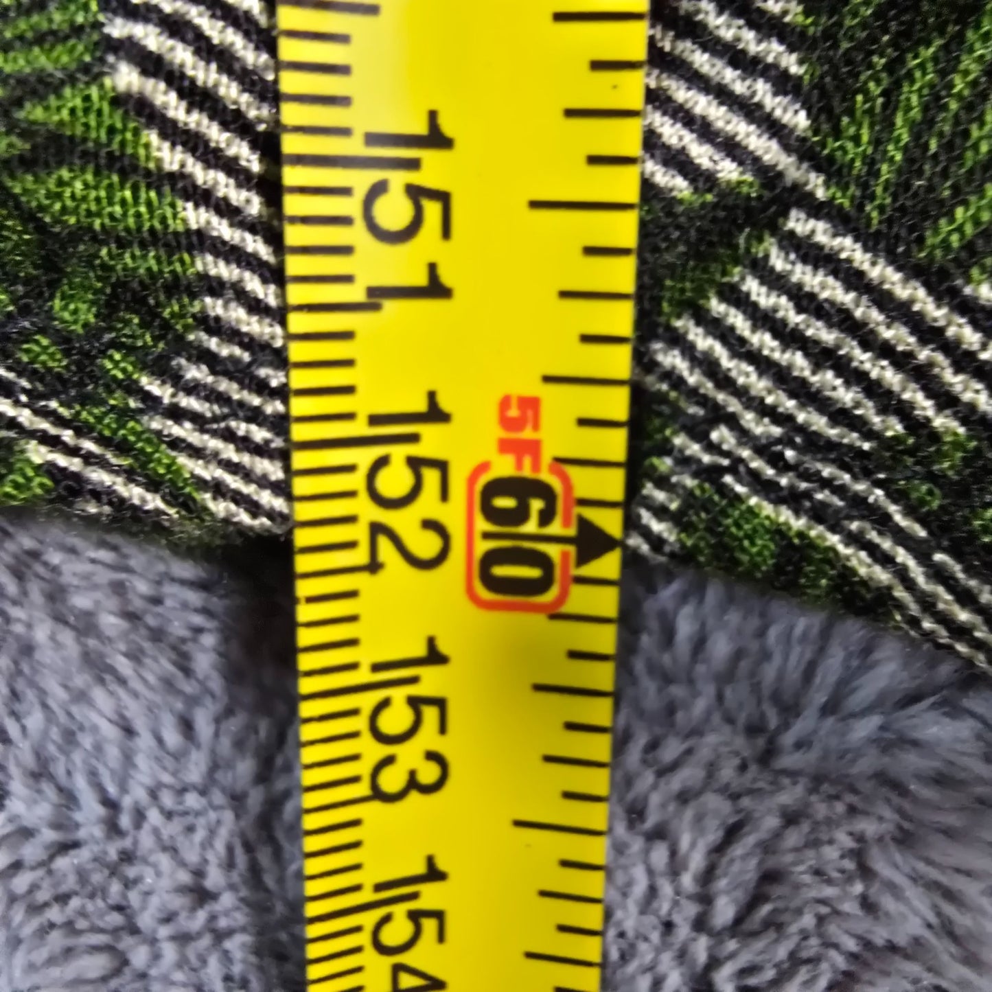Vintage 1970s Green Leaf Print Cape Sleeve Floor Length Peasant Maxi Dress (M/L)