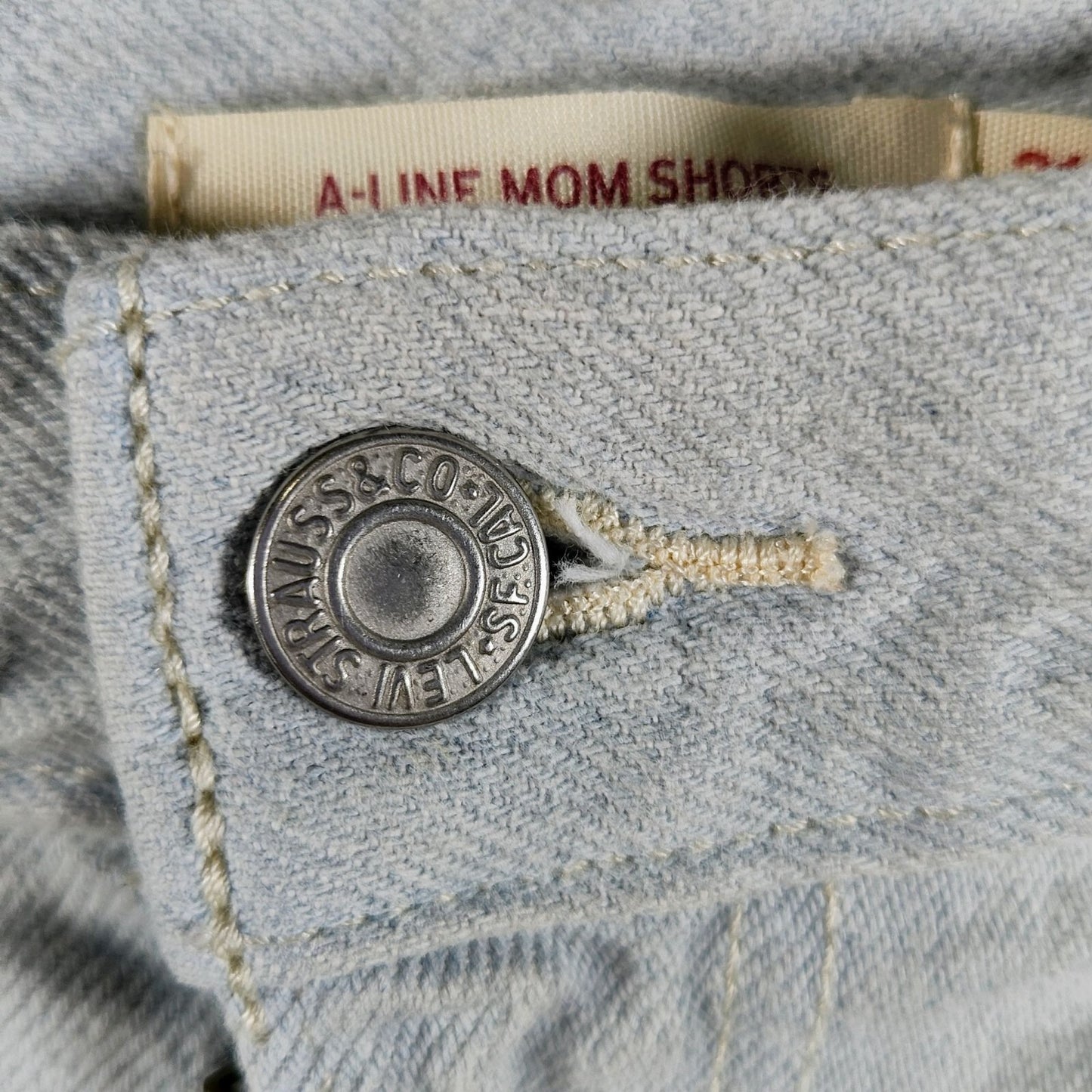 Levi's Size 31 Light Blue Women's A-Line Mom Shorts (Fair Condition)