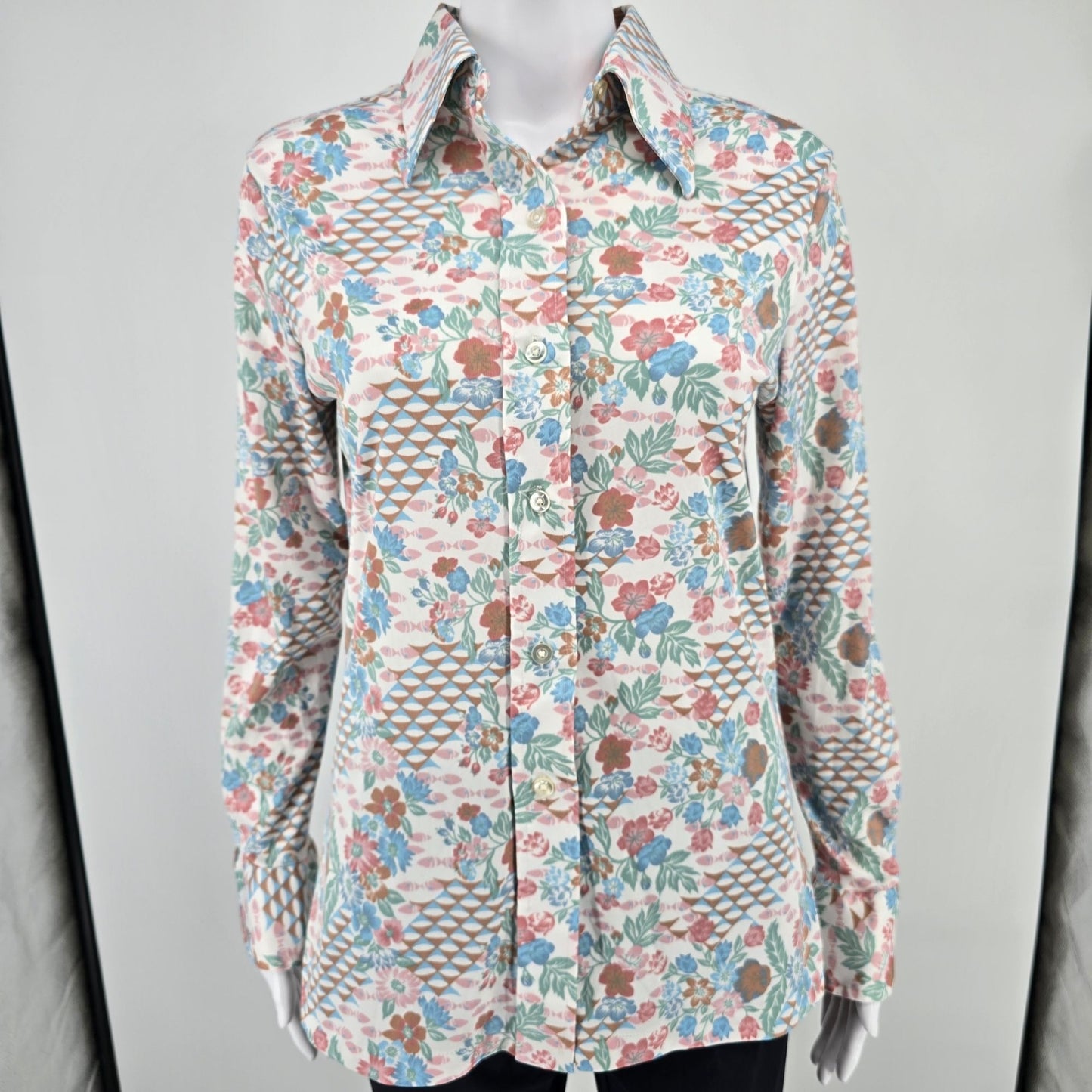 Vintage 1970s Women's Floral Geometric Print Button Front Shirt (M) *Flaw