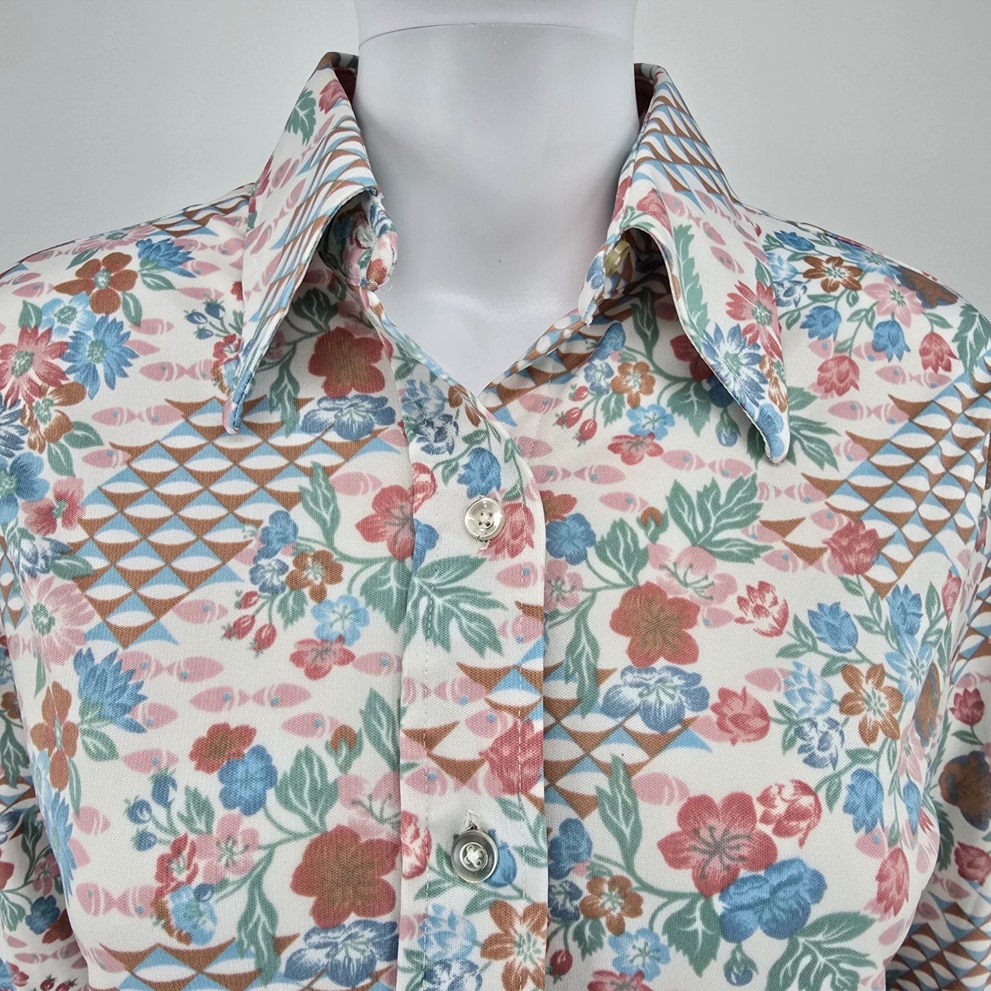 Vintage 1970s Women's Floral Geometric Print Button Front Shirt (M) *Flaw
