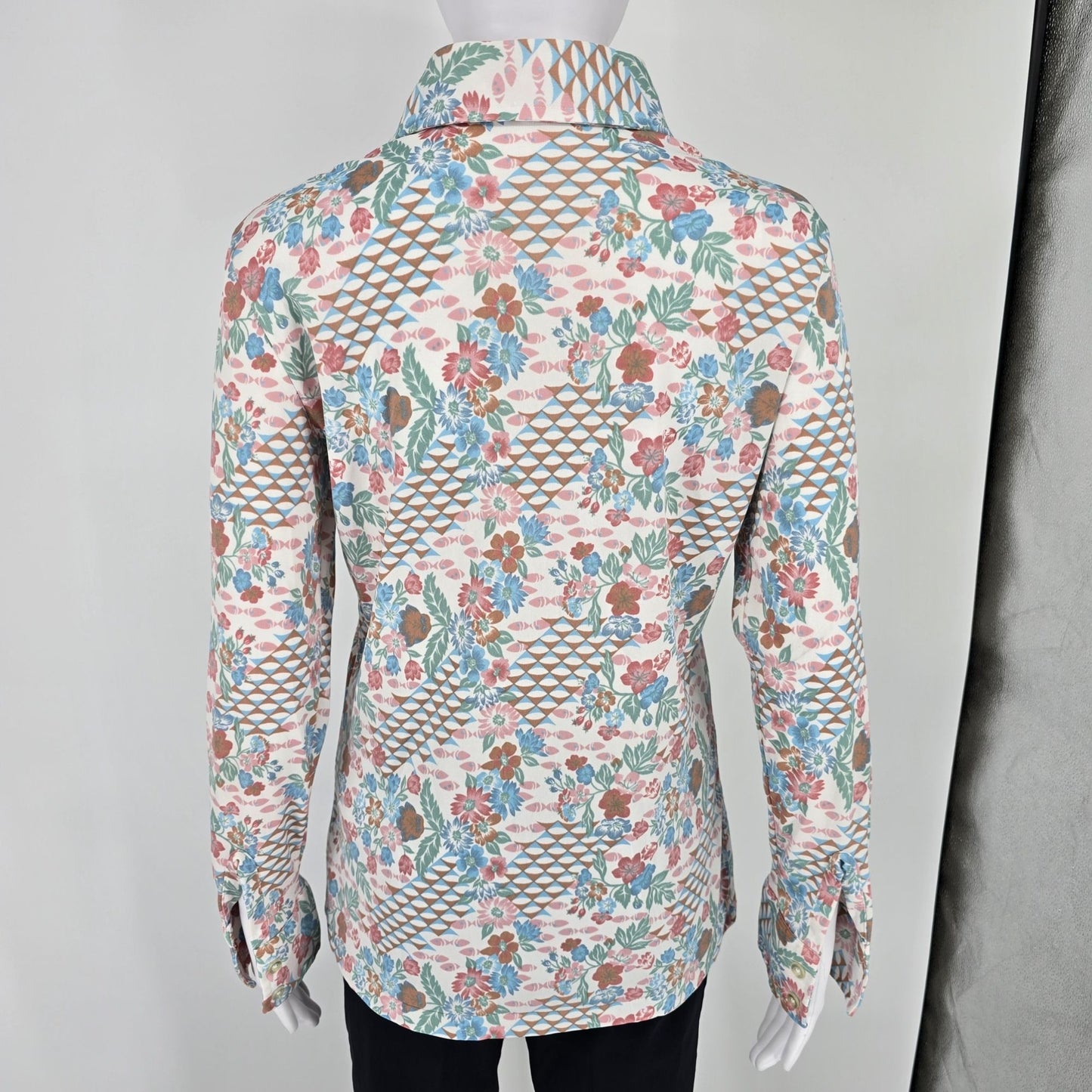 Vintage 1970s Women's Floral Geometric Print Button Front Shirt (M) *Flaw