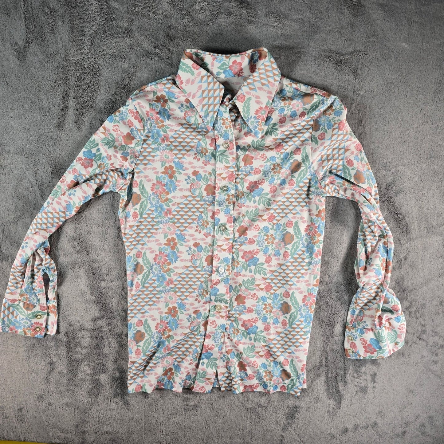Vintage 1970s Women's Floral Geometric Print Button Front Shirt (M) *Flaw