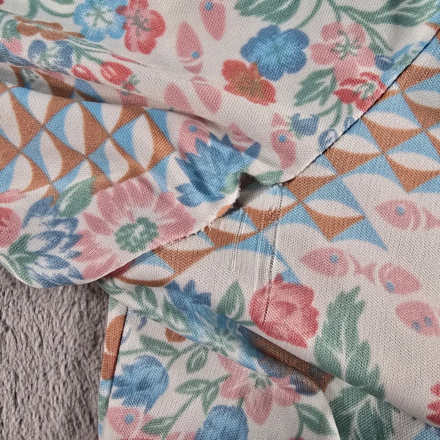 Vintage 1970s Women's Floral Geometric Print Button Front Shirt (M) *Flaw