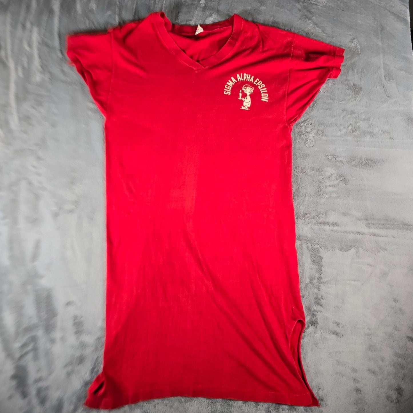Vintage 1960s Champion Sigma Alpha Epsilon Fraternity V-Neck Sleep Shirt (M/L)