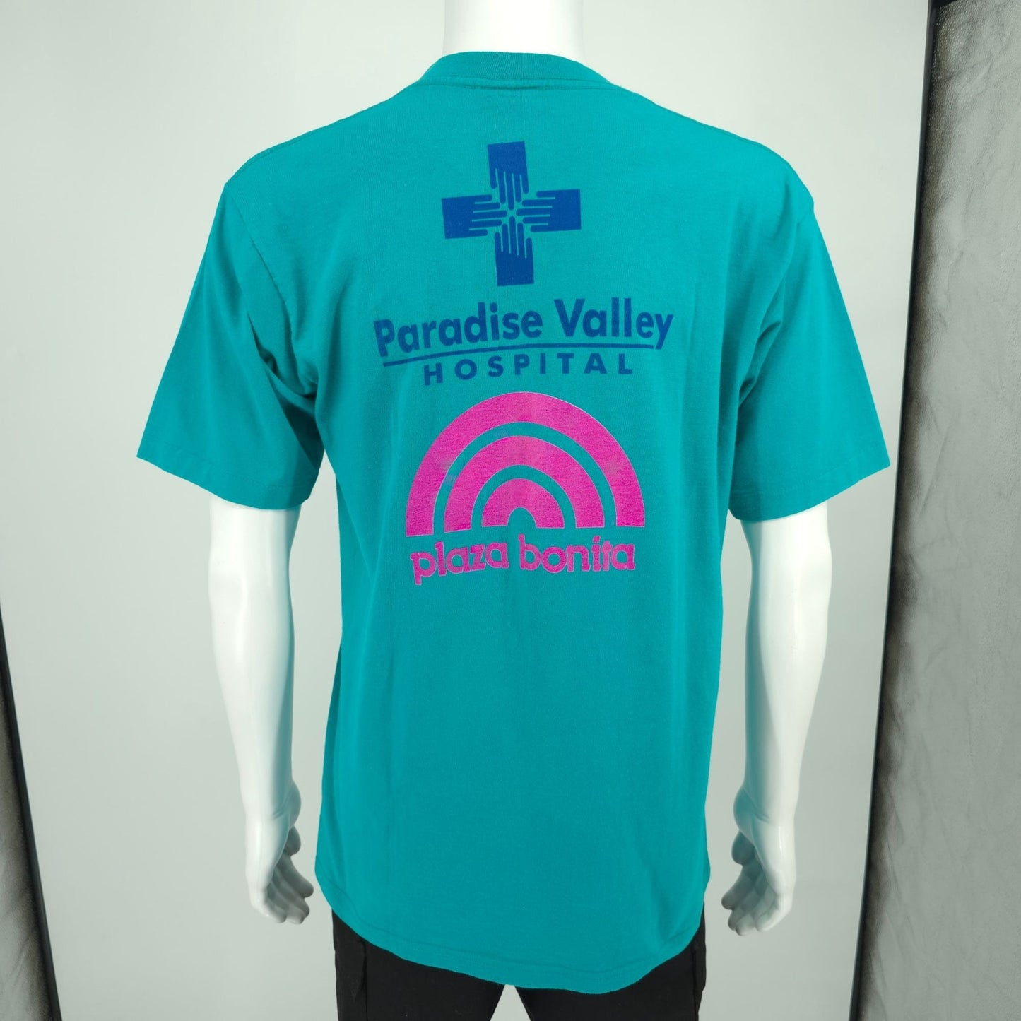 Vintage 1990s Paradise Valley Hospital Plaza Bonita Club Walker T-Shirt (M/L)