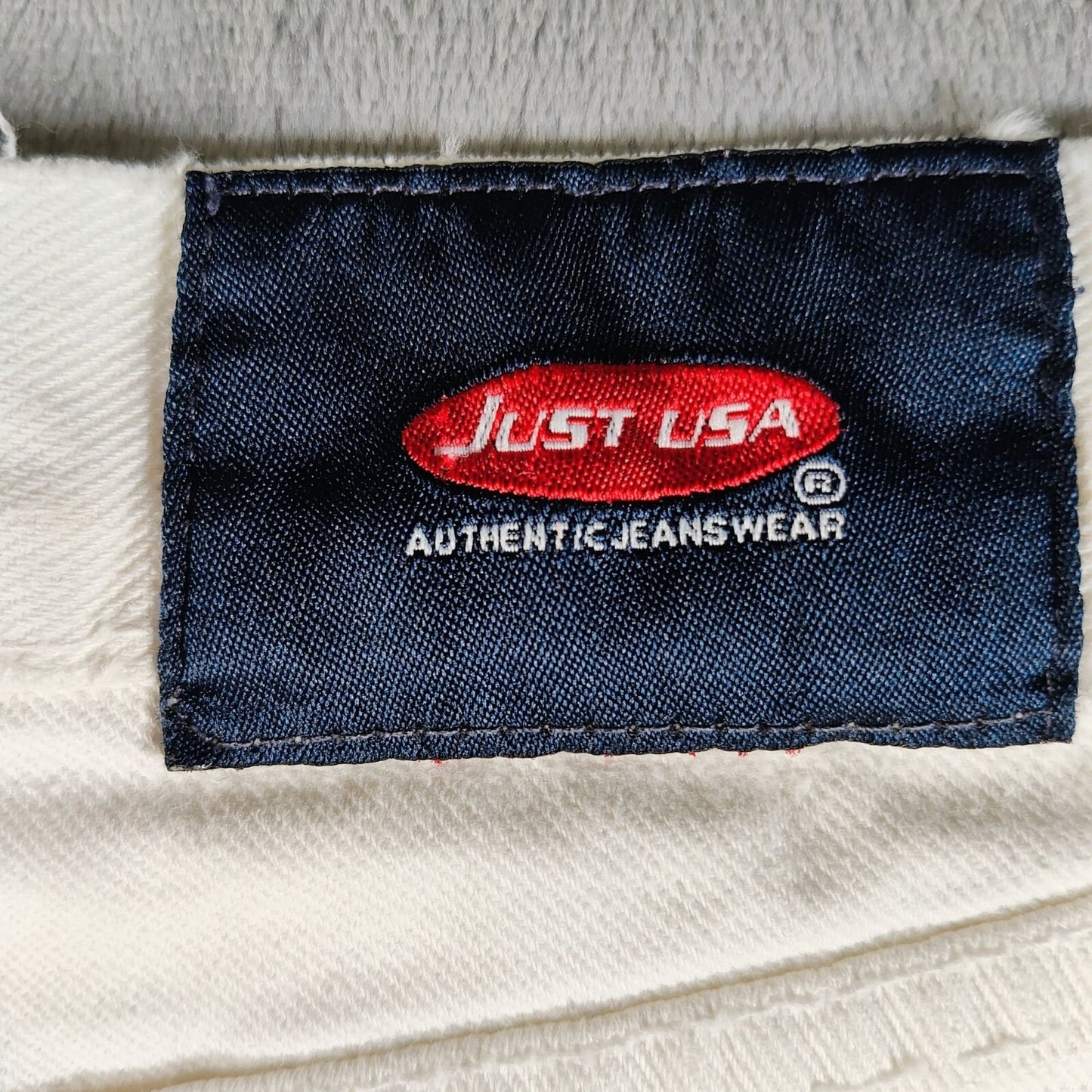 Just USA Authentic Jeanswear Women's  White Denim Shorts (M) *Fair Condition*
