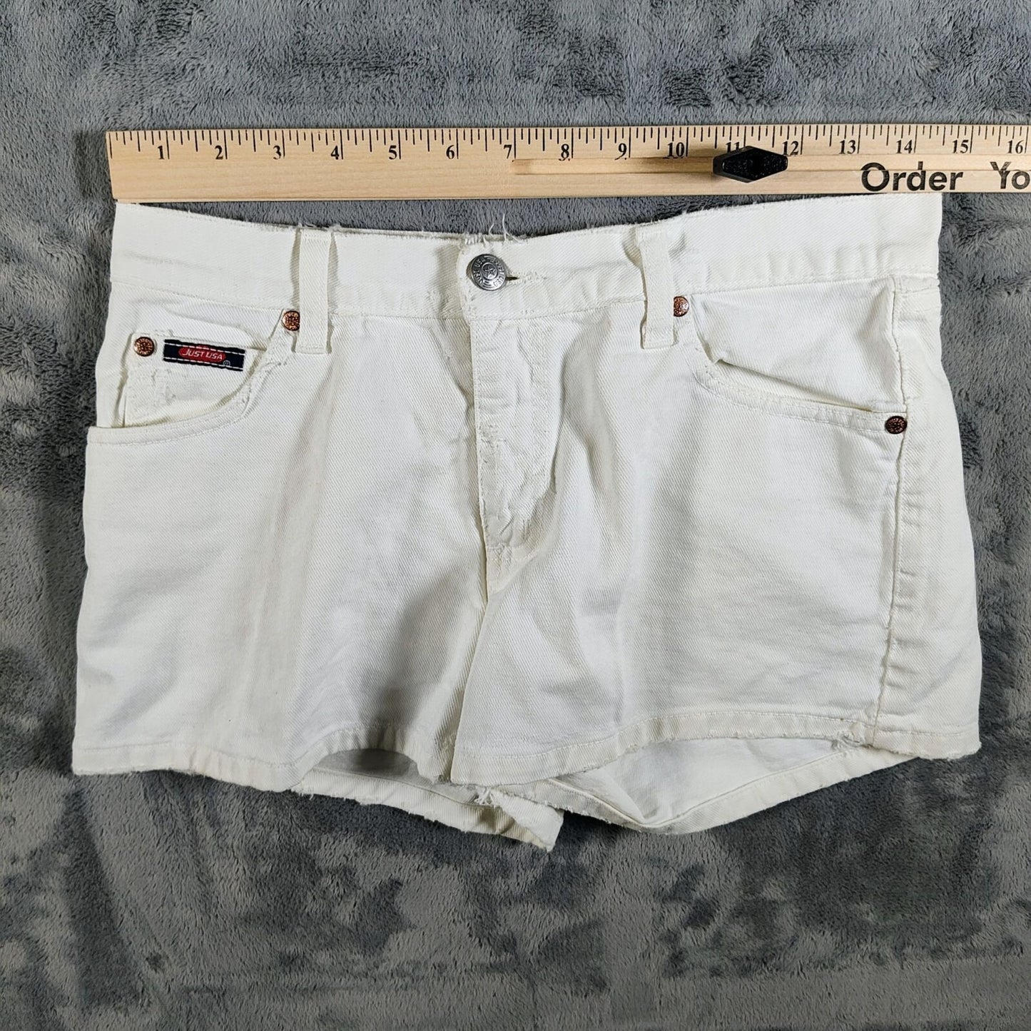 Just USA Authentic Jeanswear Women's  White Denim Shorts (M) *Fair Condition*