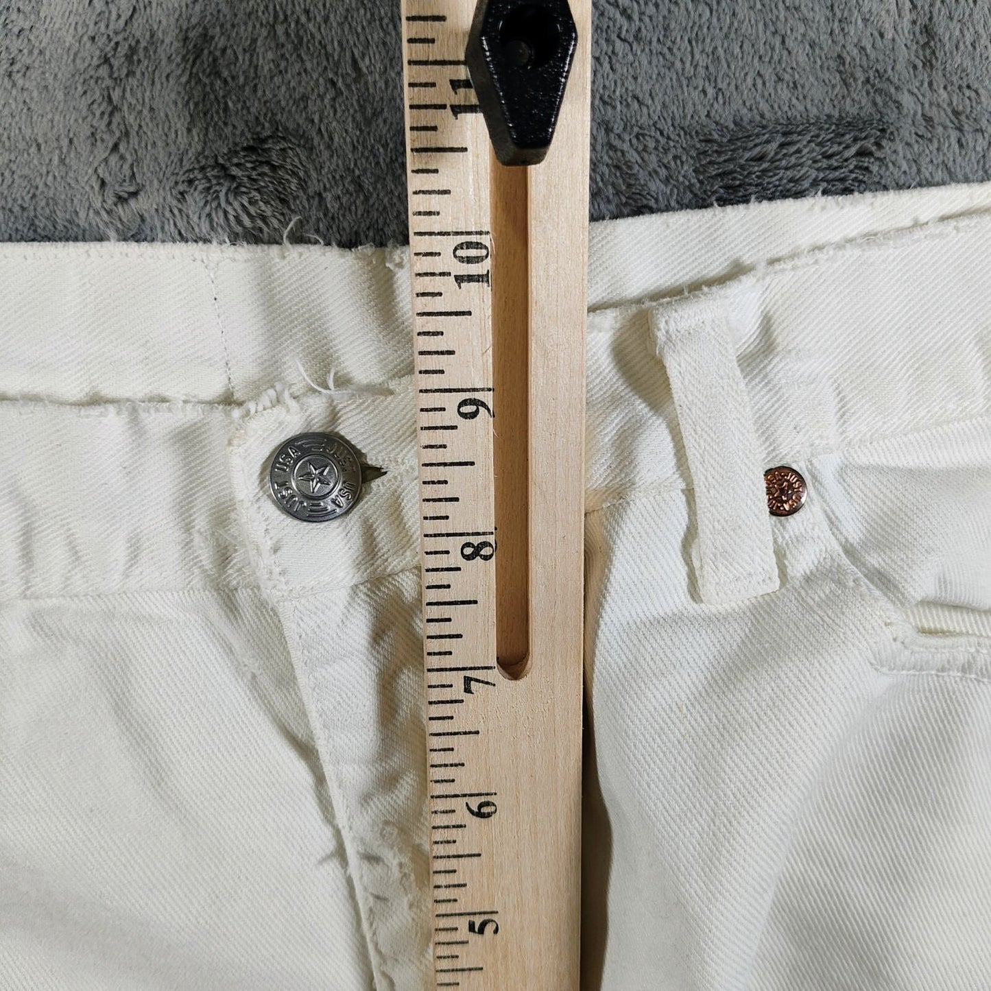 Just USA Authentic Jeanswear Women's  White Denim Shorts (M) *Fair Condition*
