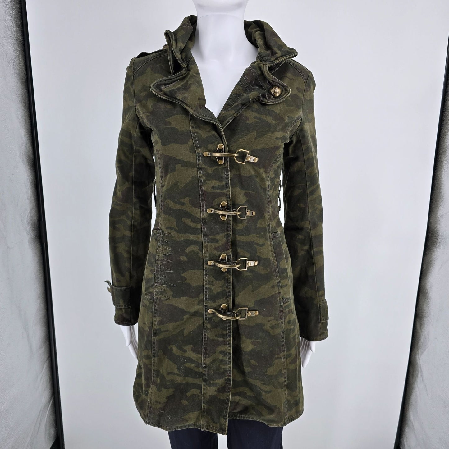 2010s BB Dakota Women's Green Camouflage Military-Style Clasp Front Coat (XS)