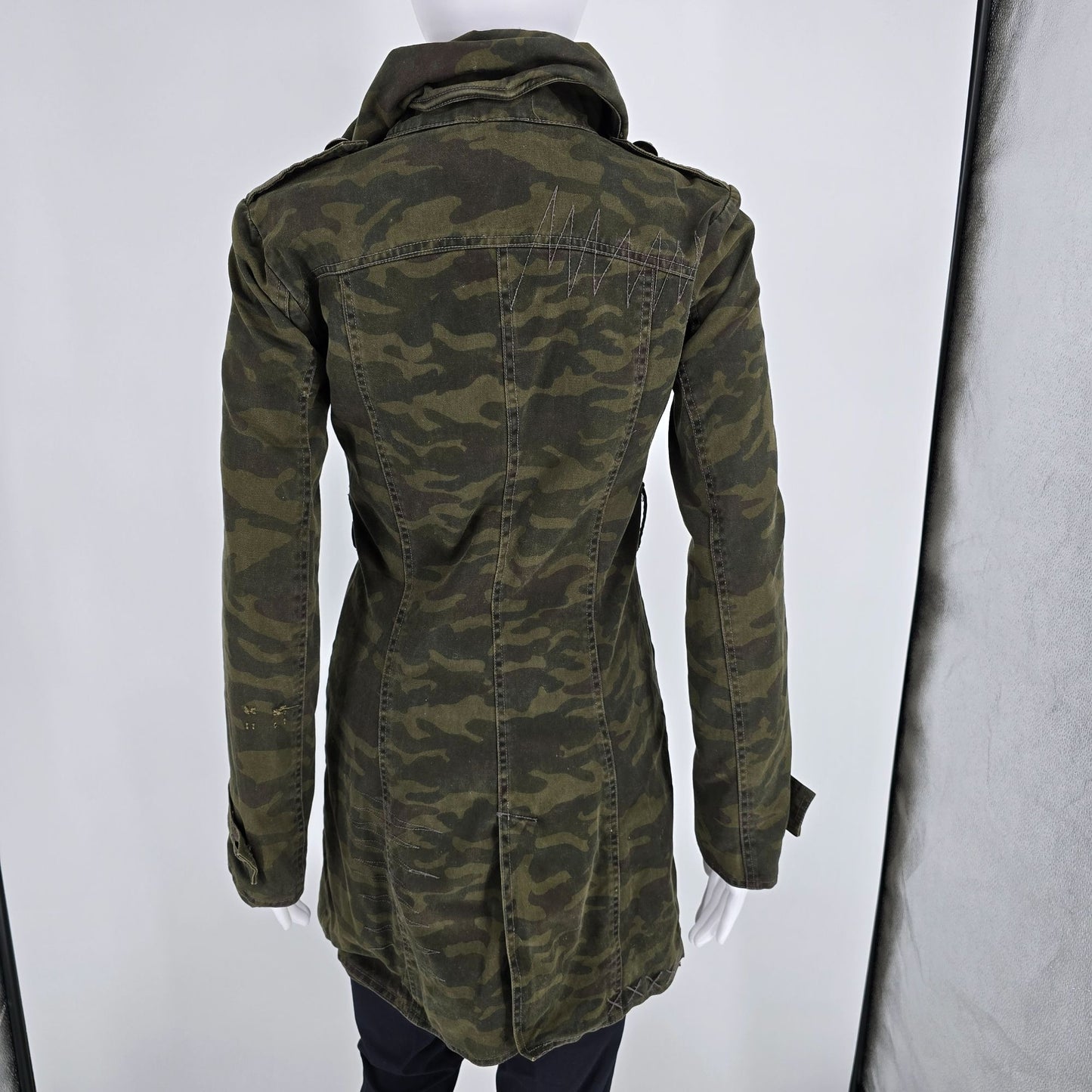 2010s BB Dakota Women's Green Camouflage Military-Style Clasp Front Coat (XS)
