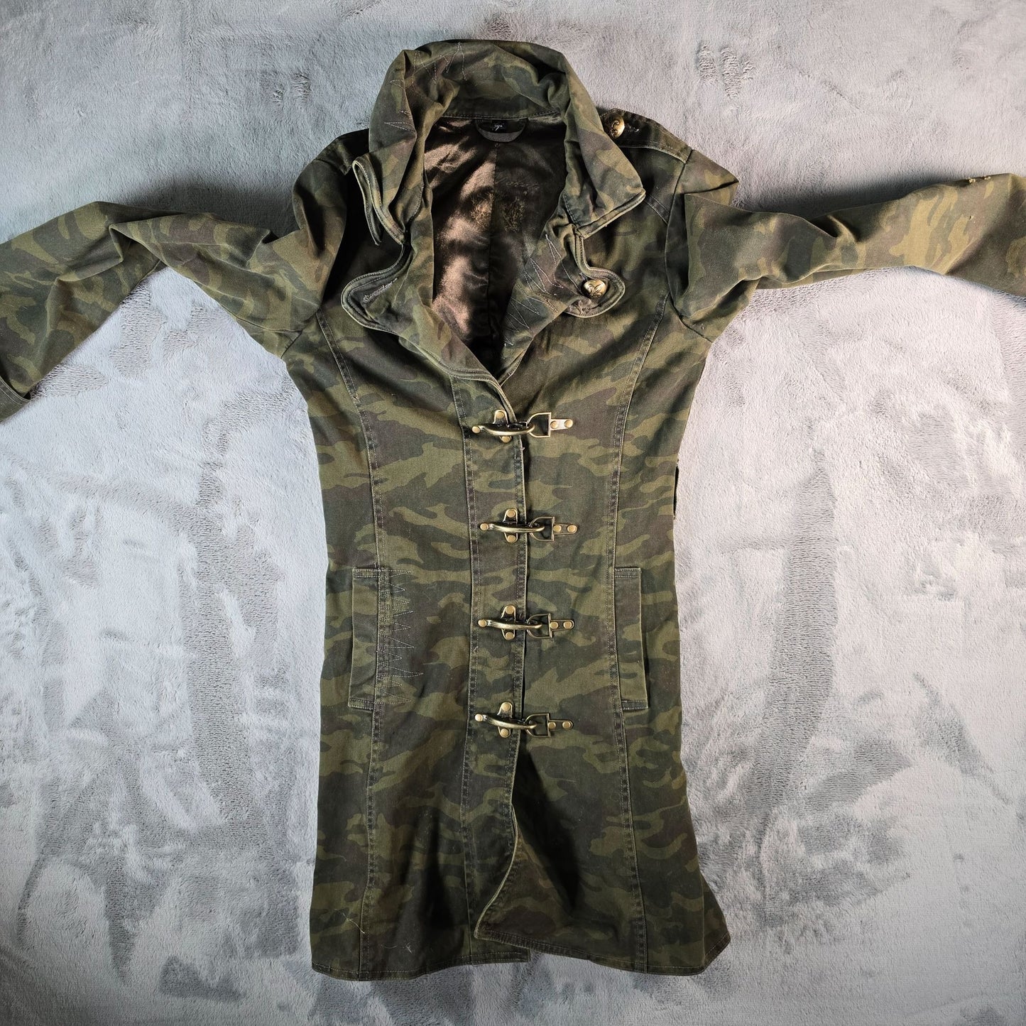 2010s BB Dakota Women's Green Camouflage Military-Style Clasp Front Coat (XS)